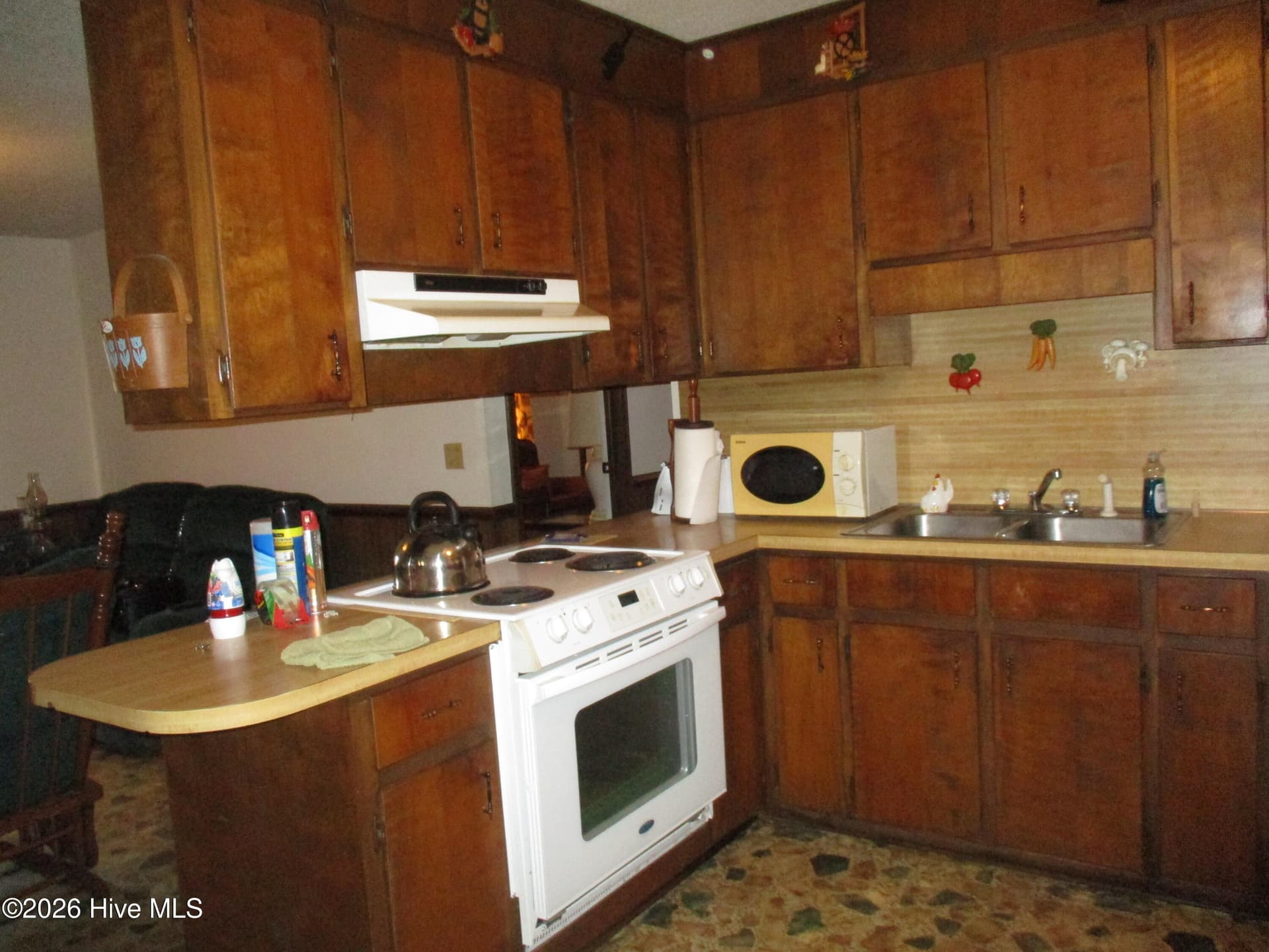 Kitchen 2 - 3344 Neuse Road, Kinston, NC 28501