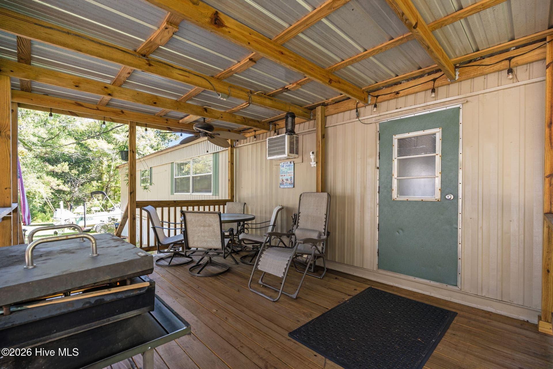 Manufactured Home at 1178 Madera Place SW, Supply, NC 28462, photo 25 of 41