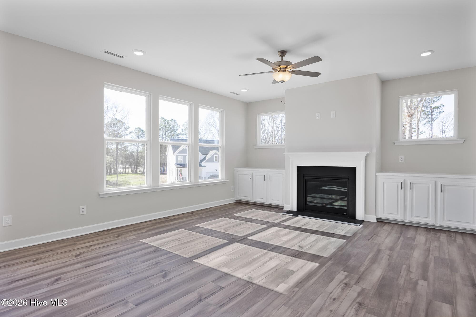 Single Family Residence at 315 Queensferry Lane, Aberdeen, NC 28315, photo 6 of 63