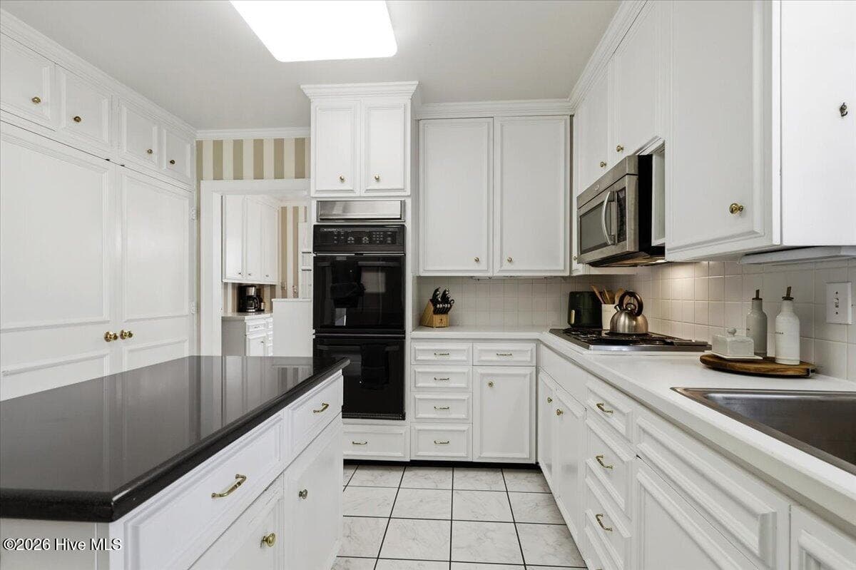 Single Family Residence at 1304 Greenbriar Road, Kinston, NC 28501, photo 41 of 66