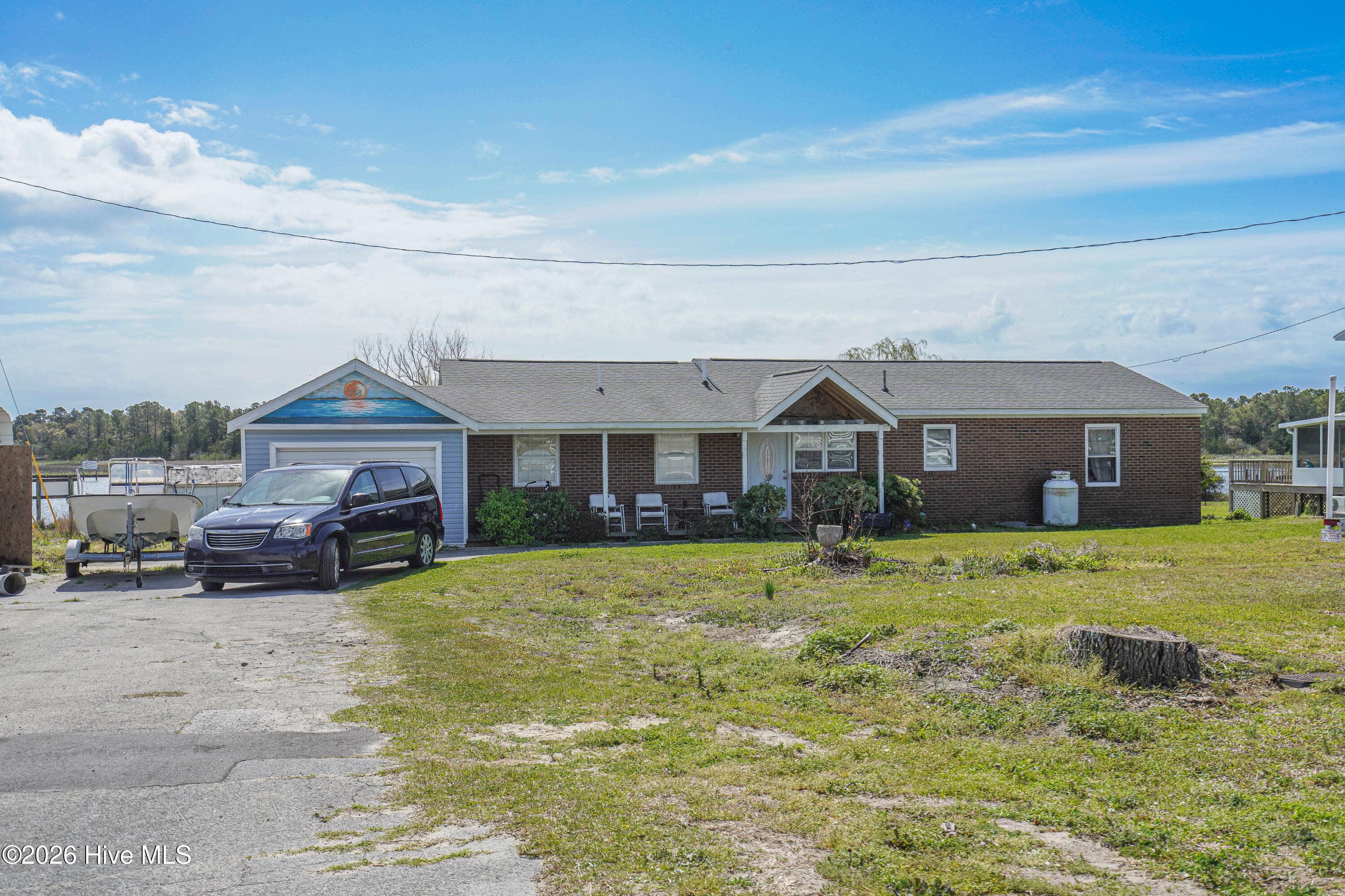 Single Family Residence at 258 Shell Rock Landing Road, Hubert, NC 28539, photo 10 of 29