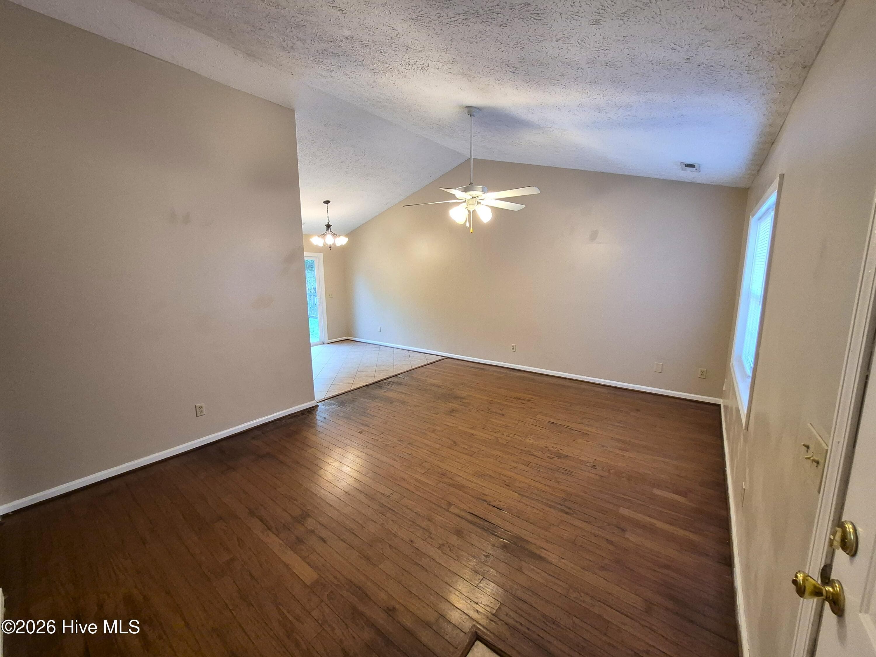 Single Family Residence at 809 Autumn Leaves Court, Wilmington, NC 28411, photo 3 of 26