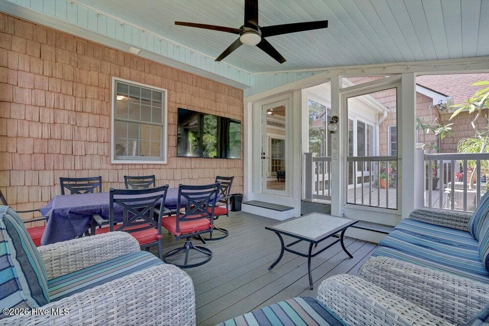 Single Family Residence at 107 S Grist Mill Road, Hampstead, NC 28443, photo 18 of 80