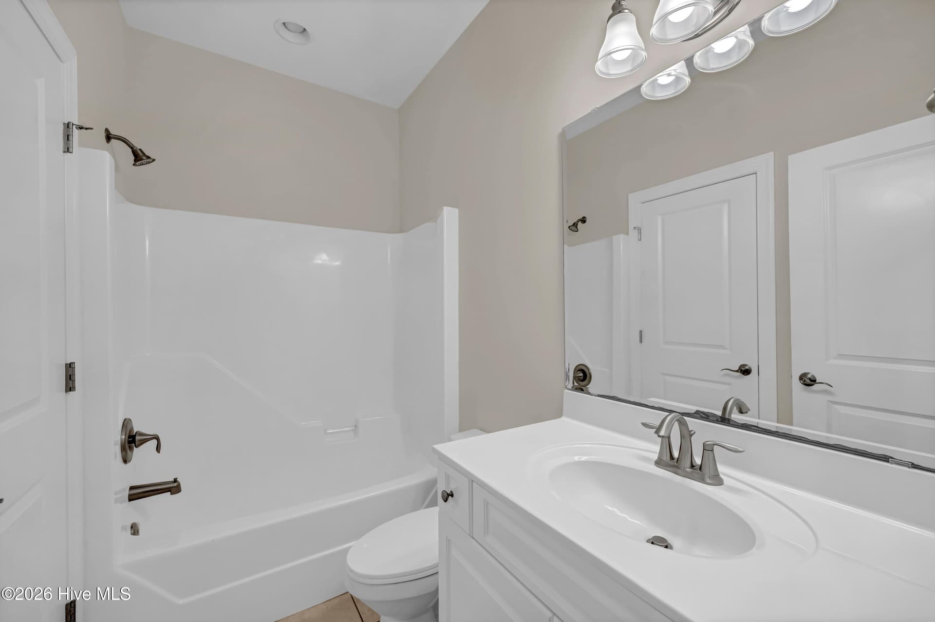 Condominium at 131 Myrtle Avenue, Wilmington, NC 28403, photo 15 of 24