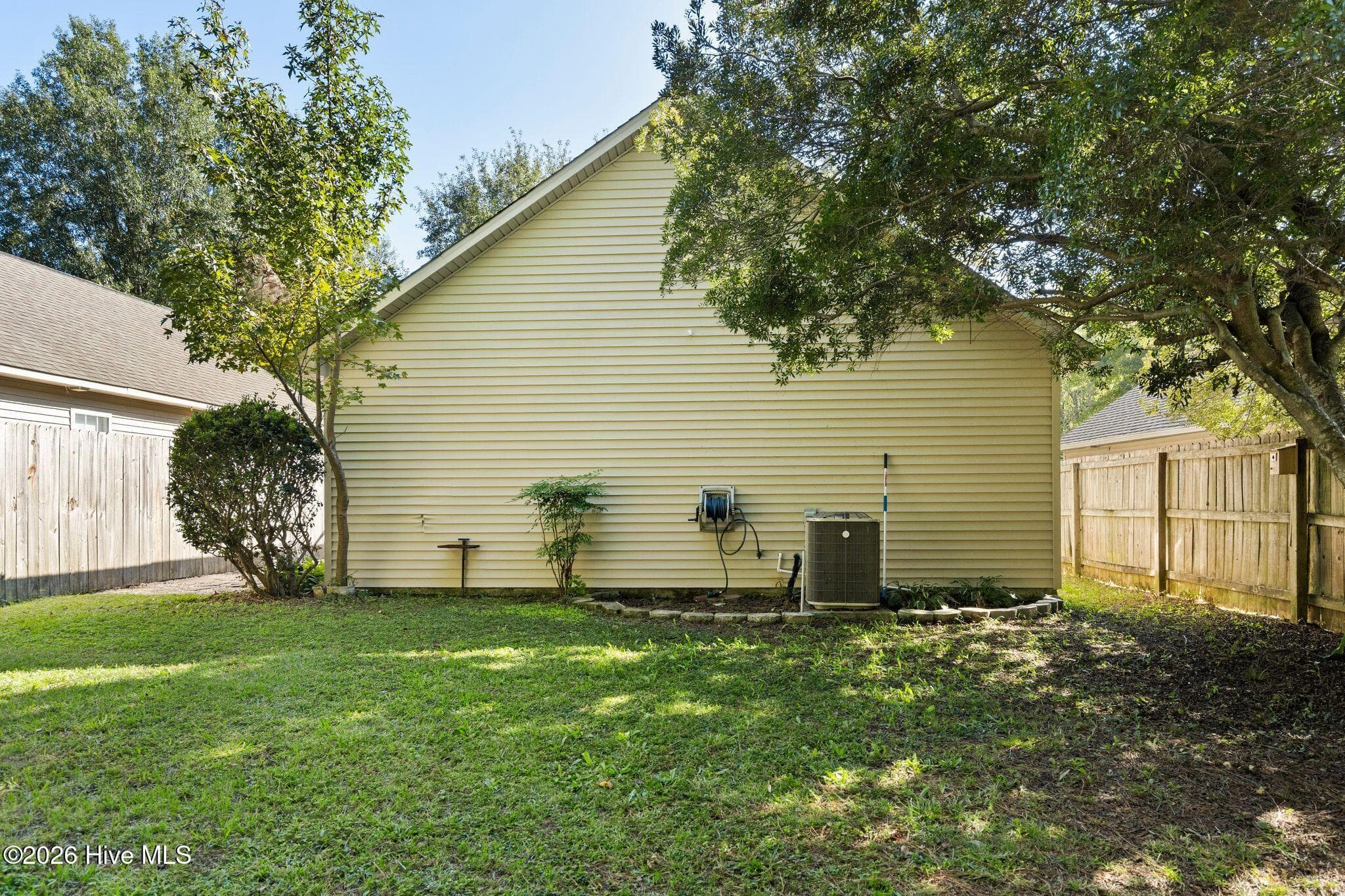 Single Family Residence at 811 Grathwol Drive, Wilmington, NC 28405, photo 40 of 41