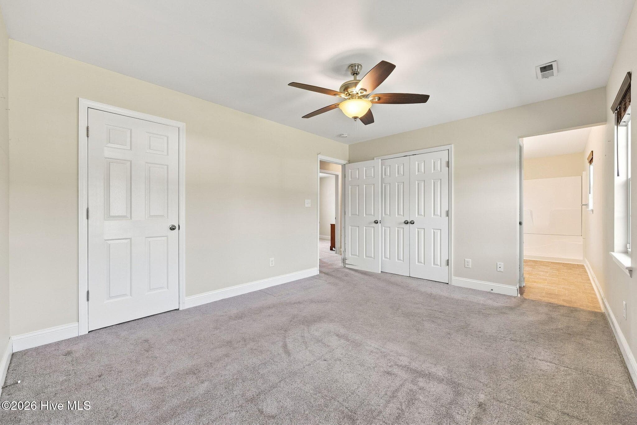 Single Family Residence at 404 S Grazing Court, Sneads Ferry, NC 28460, photo 14 of 31