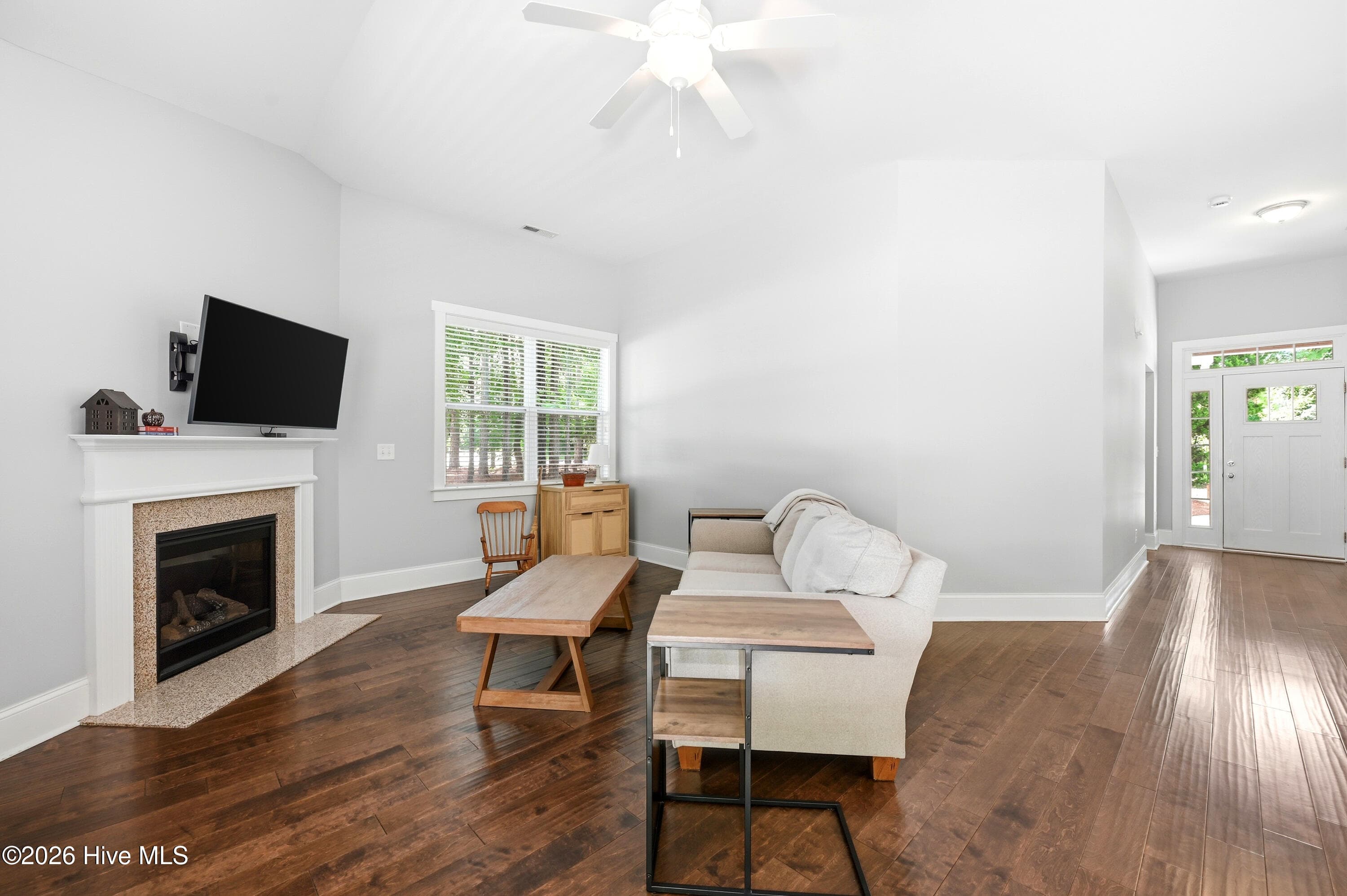 Living Room - 100 Hickory Circle, Hampstead, NC 28443