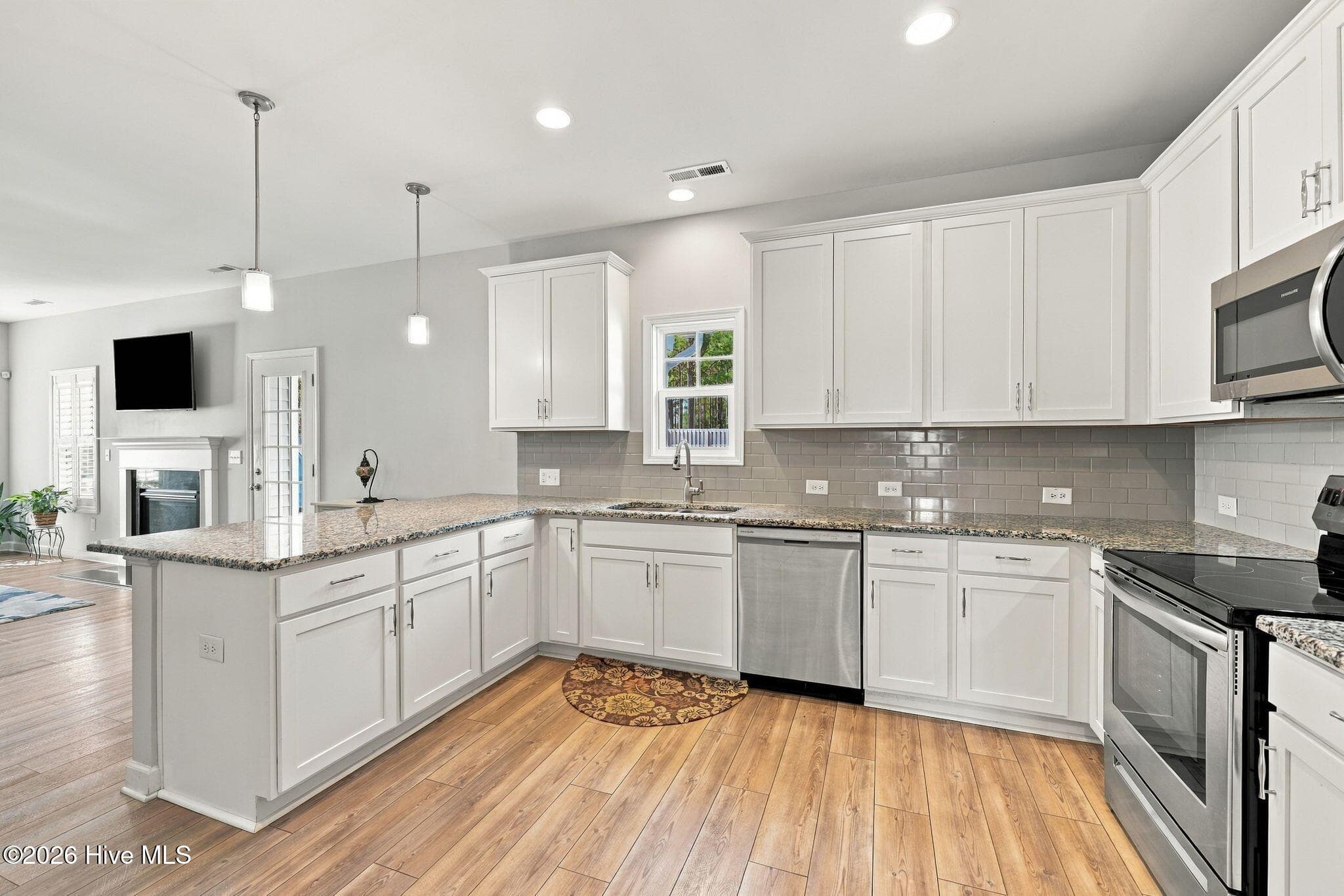 Single Family Residence at 564 Transom Way, Sneads Ferry, NC 28460, Sneads Ferry, photo 16 of 56