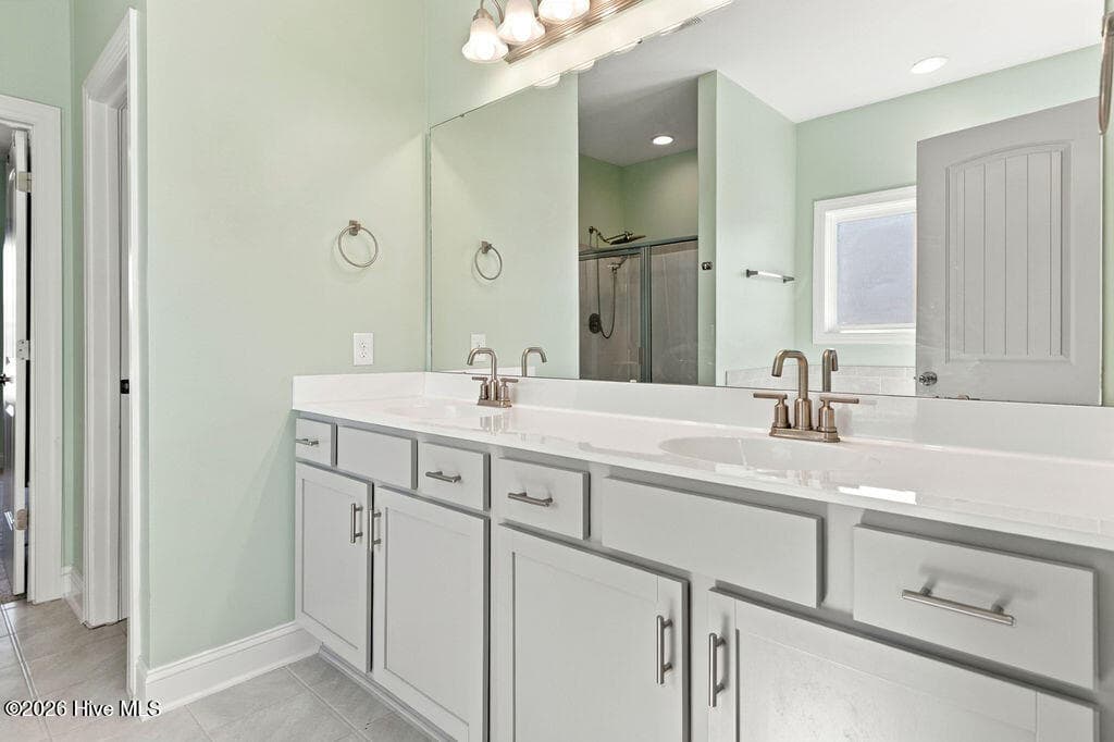 Dual vanity - 2019 Tarpon Trail, New Bern, NC 28562