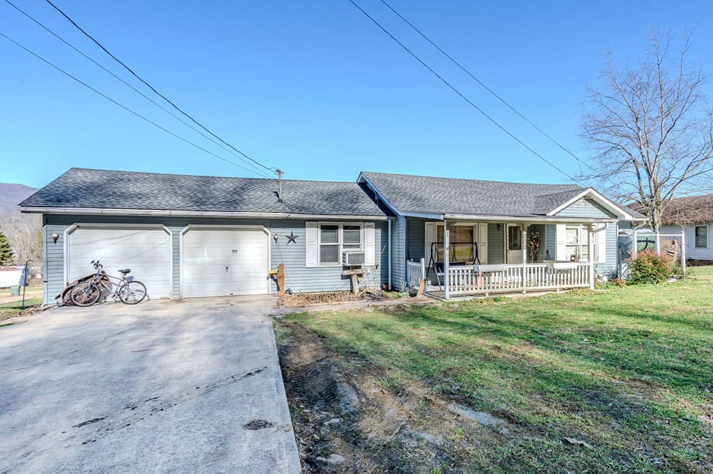 Residential at 385 Aquone, Andrews, NC 28901, photo 2 of 6