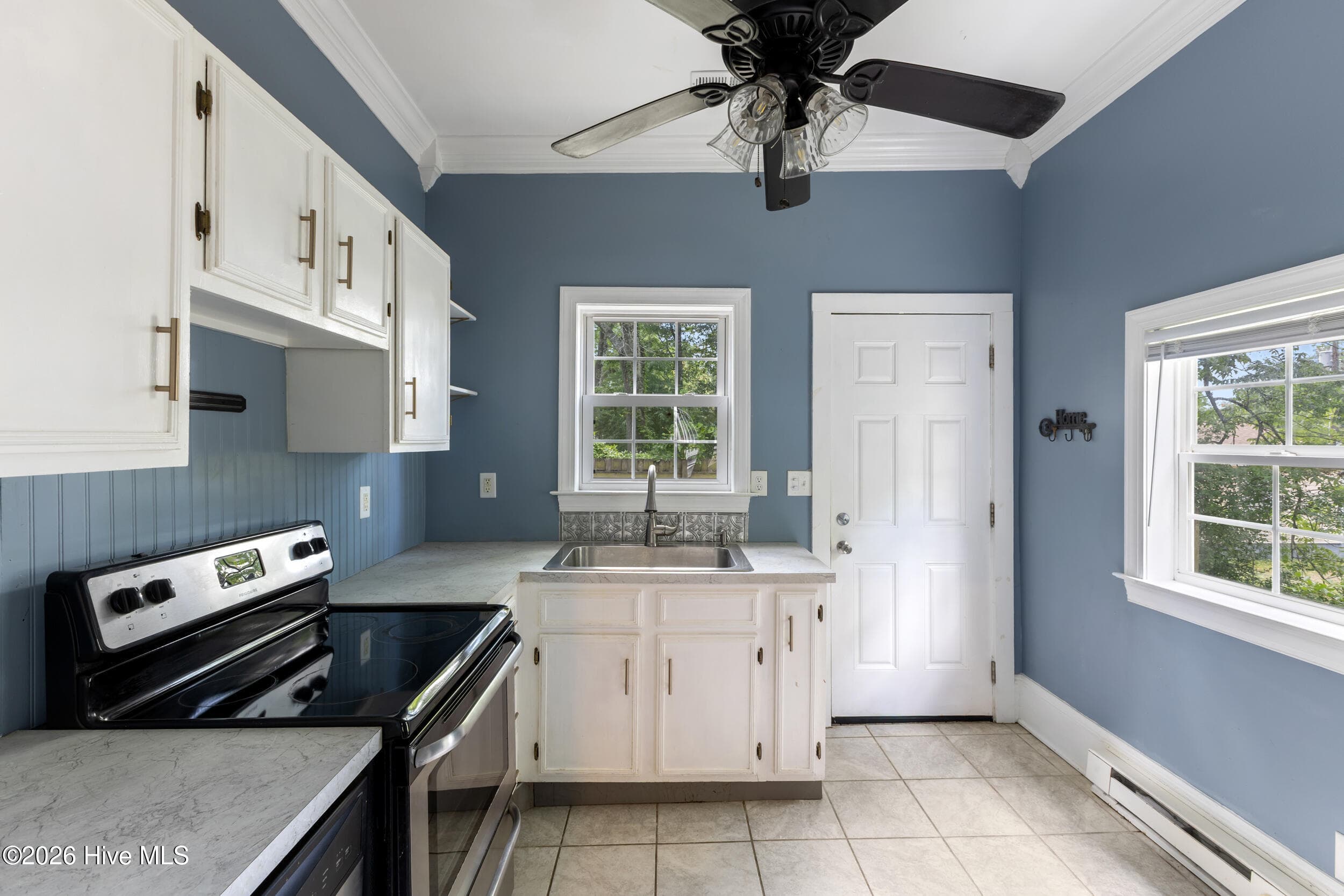 Single Family Residence at 804 S 6th Street, Wilmington, NC 28401, photo 10 of 16