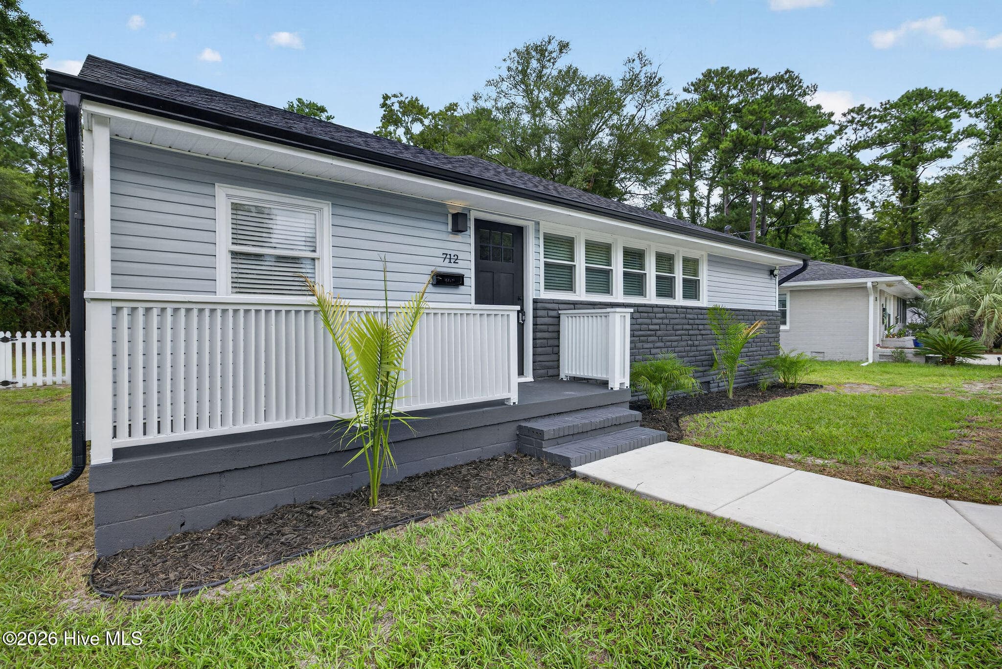 Single Family Residence at 712 Rosemont Avenue, Wilmington, NC 28403, photo 7 of 36