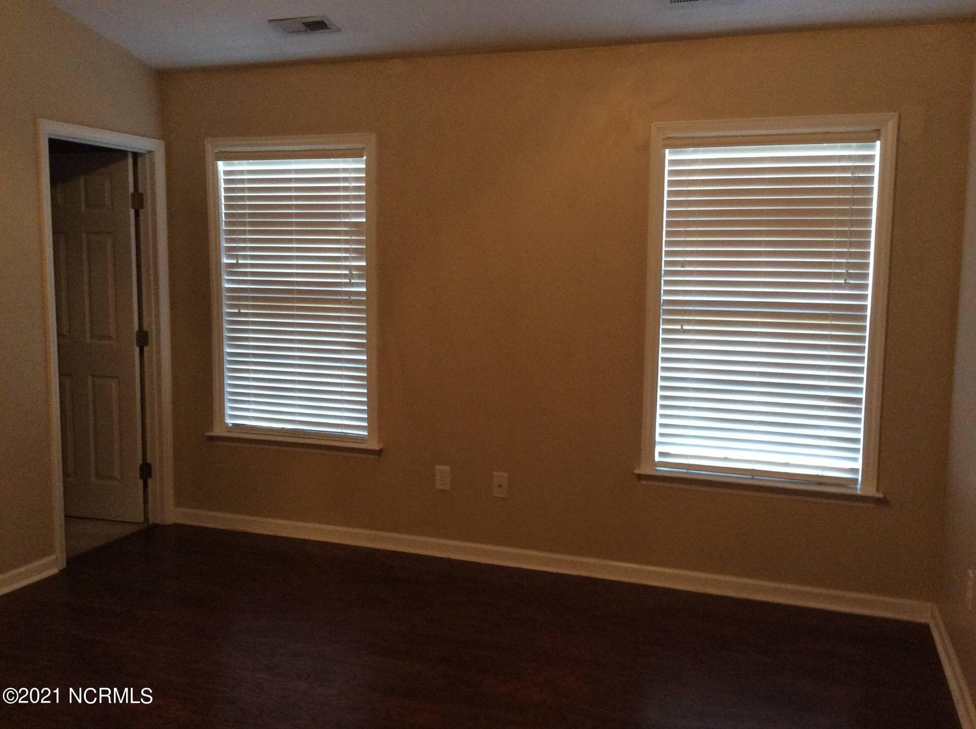 Single Family Residence at 105 Lakeside Green Drive, New Bern, NC 28560, photo 22 of 32