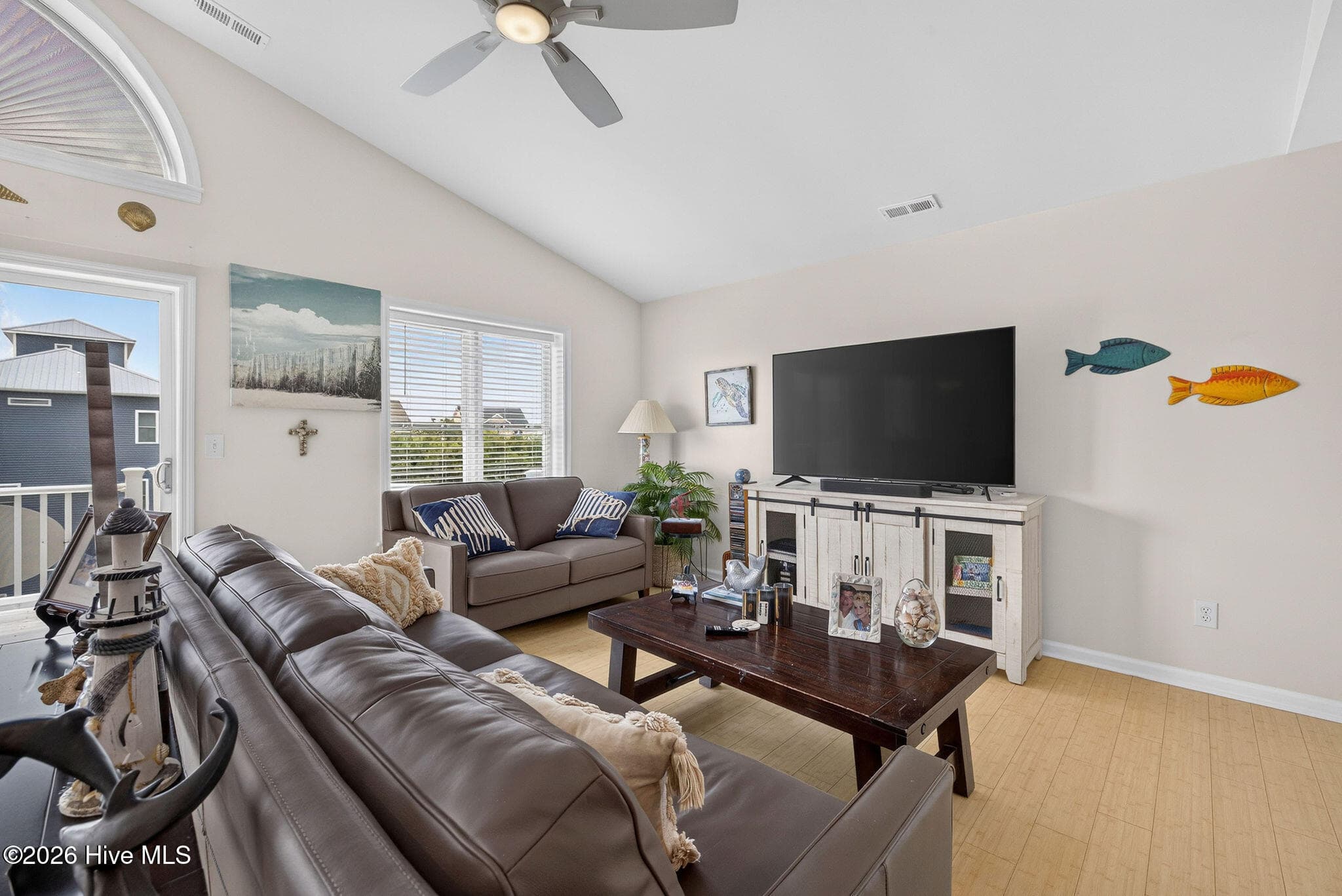 Single Family Residence at 21 S Oak Drive, Surf City, NC 28445, photo 27 of 46