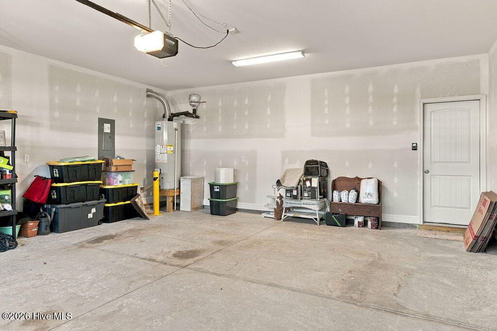 2 car garage - 2019 Tarpon Trail, New Bern, NC 28562