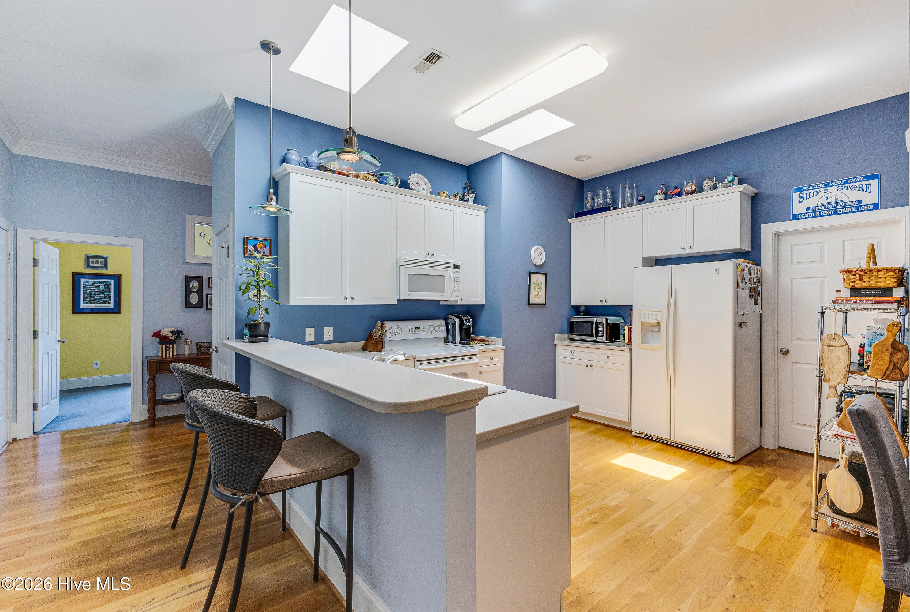 Nicely Sized Kitchen with great bar area - 701 N Howe Street 8, Southport, NC 28461