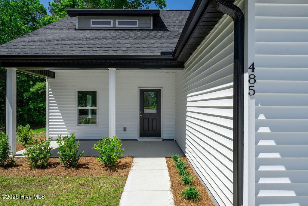 Single Family Residence at 485 N Wild Rice Drive SW, Supply, NC 28462, photo 5 of 68