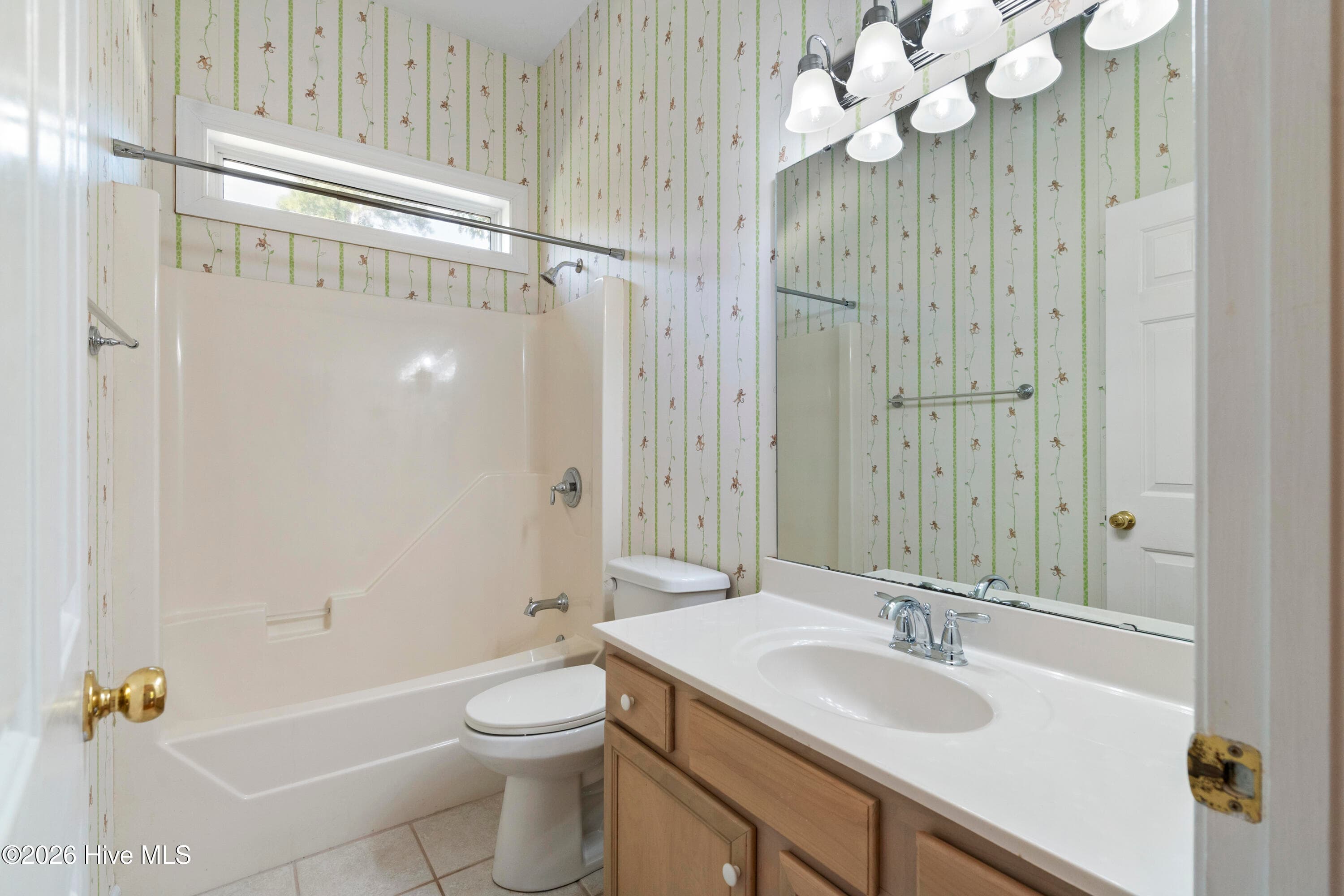 Single Family Residence at 4902 Dewars Circle, Wilmington, NC 28409, photo 19 of 52