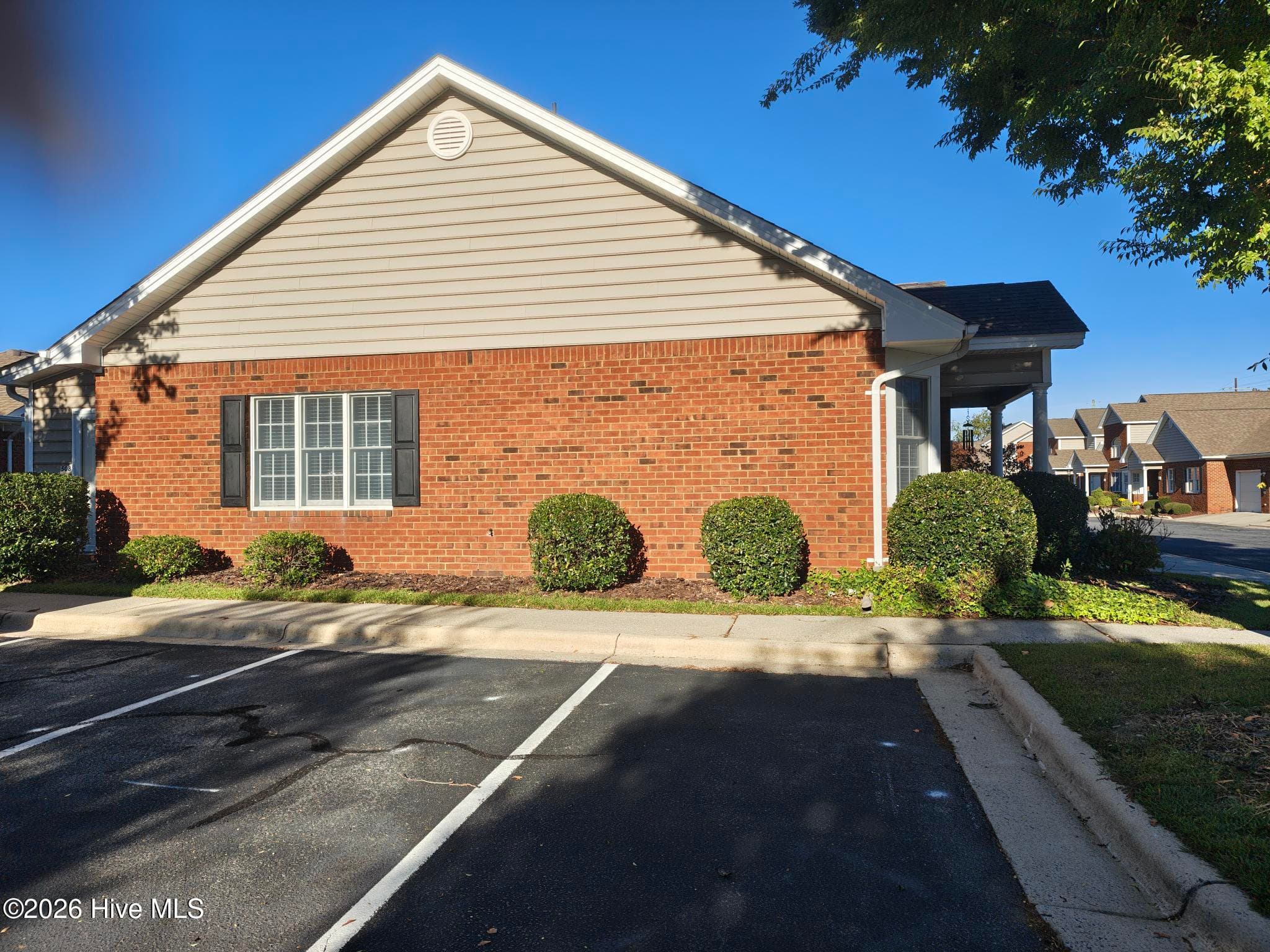 Townhouse at 508 Willows Court, Washington, NC 27889, photo 8 of 9