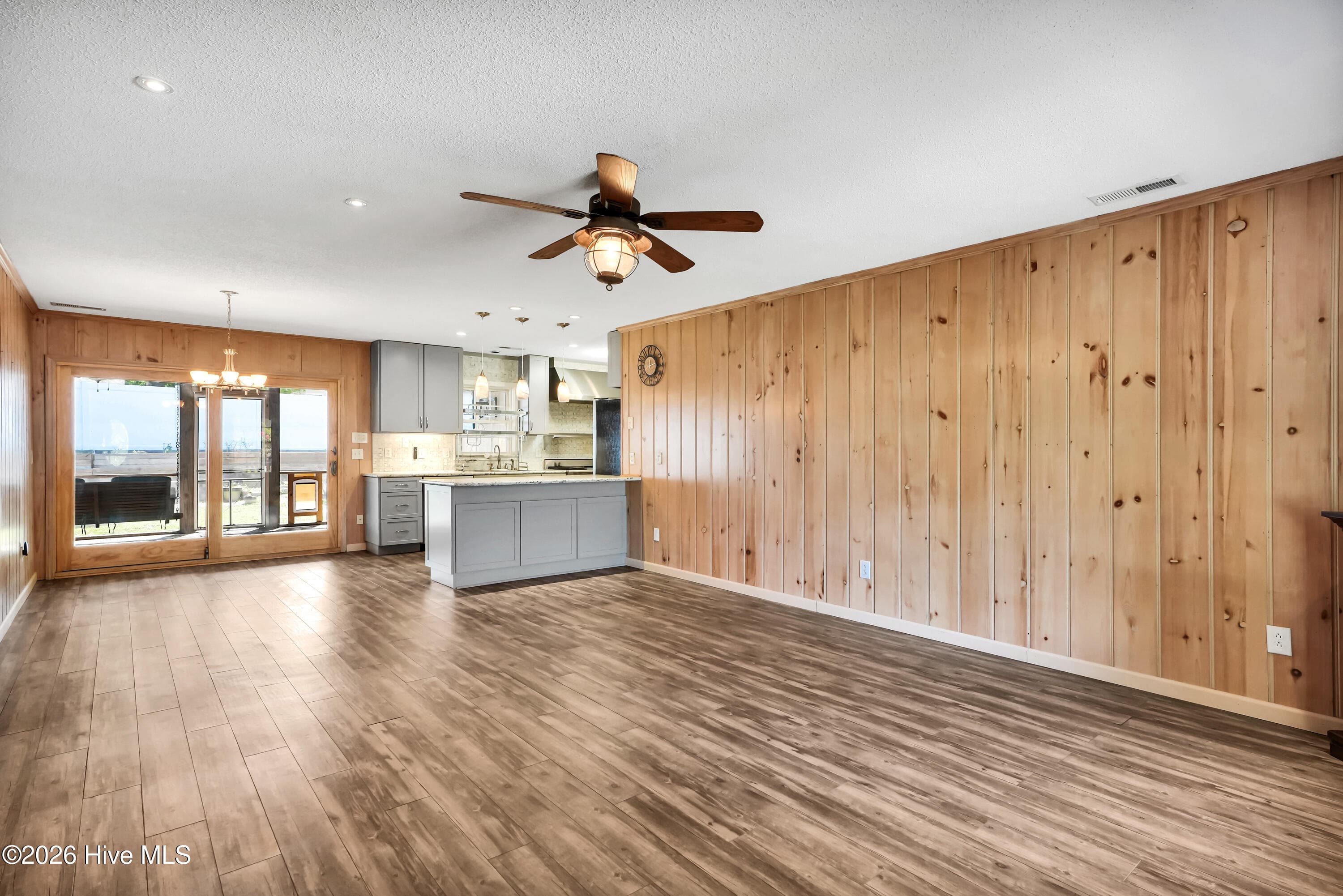 Single Family Residence at 114 NE 8th St, Oak Island, NC 28465, photo 5 of 49