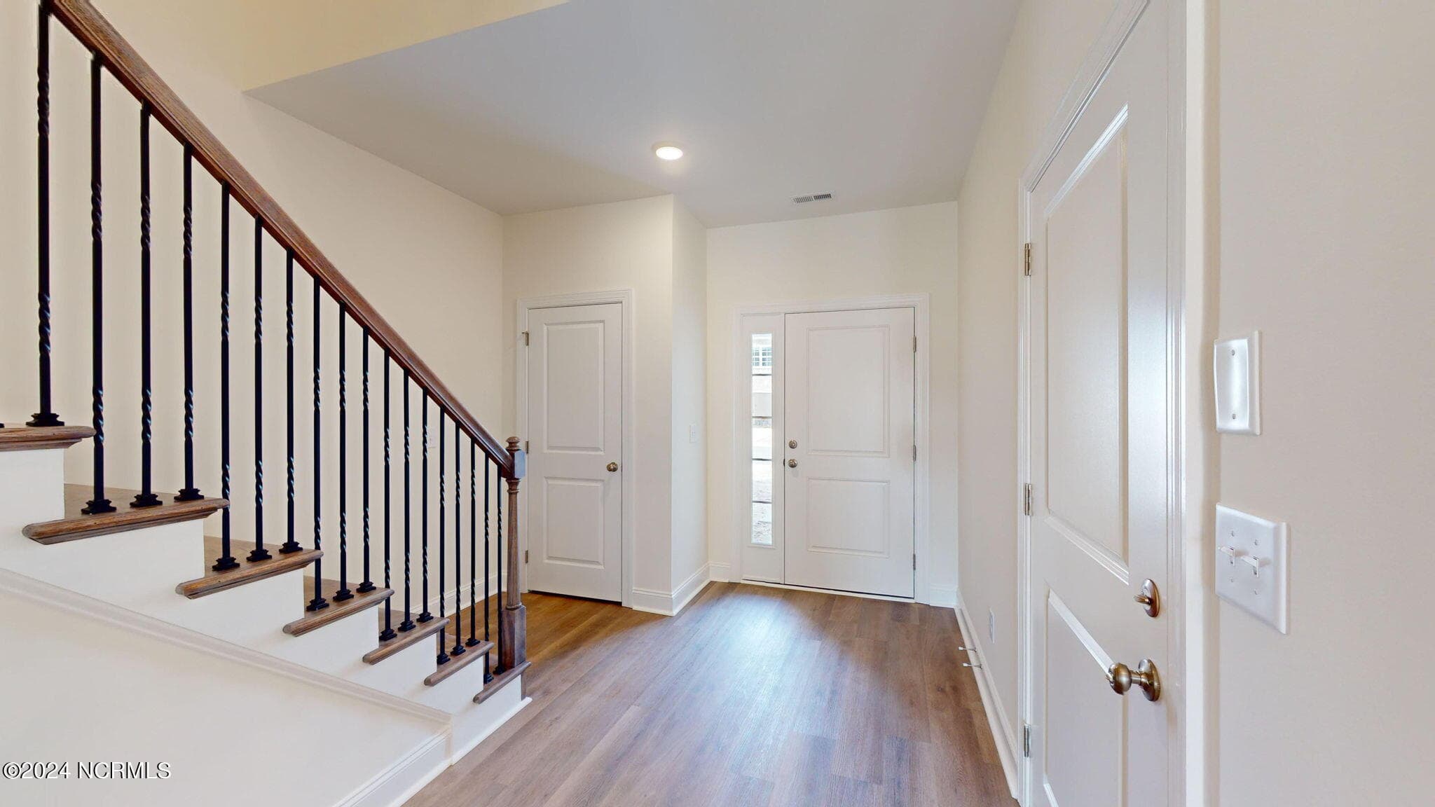 Townhouse at 2001 Newbury Way D, Greenville, NC 27834, photo 10 of 109