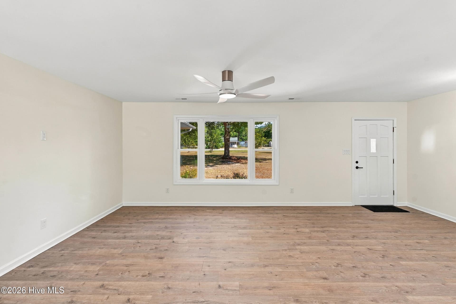 Single Family Residence at 564 Old Folkstone Road, Holly Ridge, NC 28445, photo 8 of 43