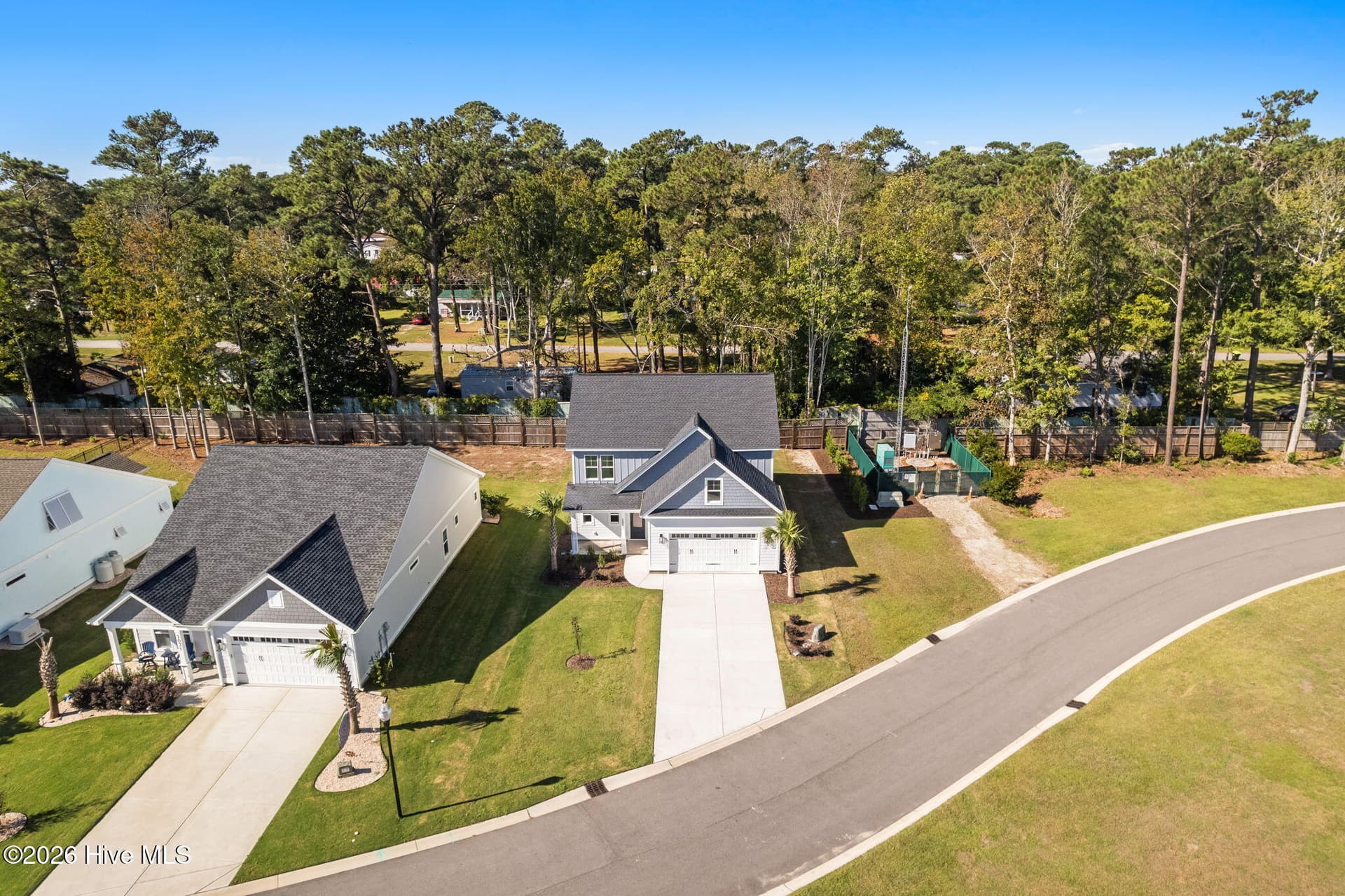 Single Family Residence at 2027 Greenside Manor Drive SW, Ocean Isle Beach, NC 28469, photo 5 of 81