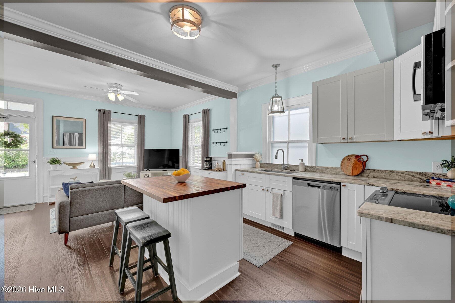 Single Family Residence at 321 S 7th Street, Wilmington, NC 28401, photo 12 of 34