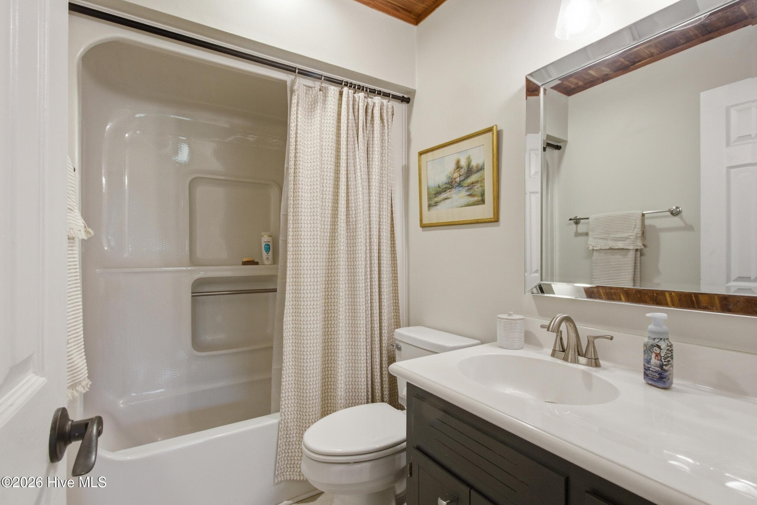 Second Bathroom - 701 Plantation Drive, New Bern, NC 28562