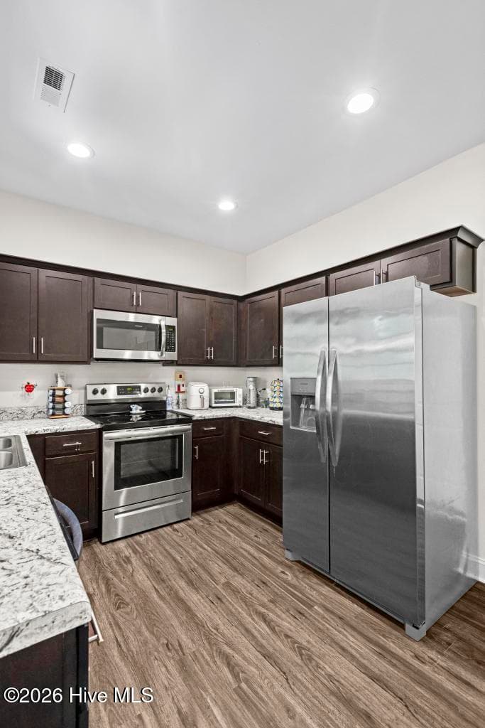 Single Family Residence at 150 Broadleaf Drive, Jacksonville, NC 28546, photo 16 of 52