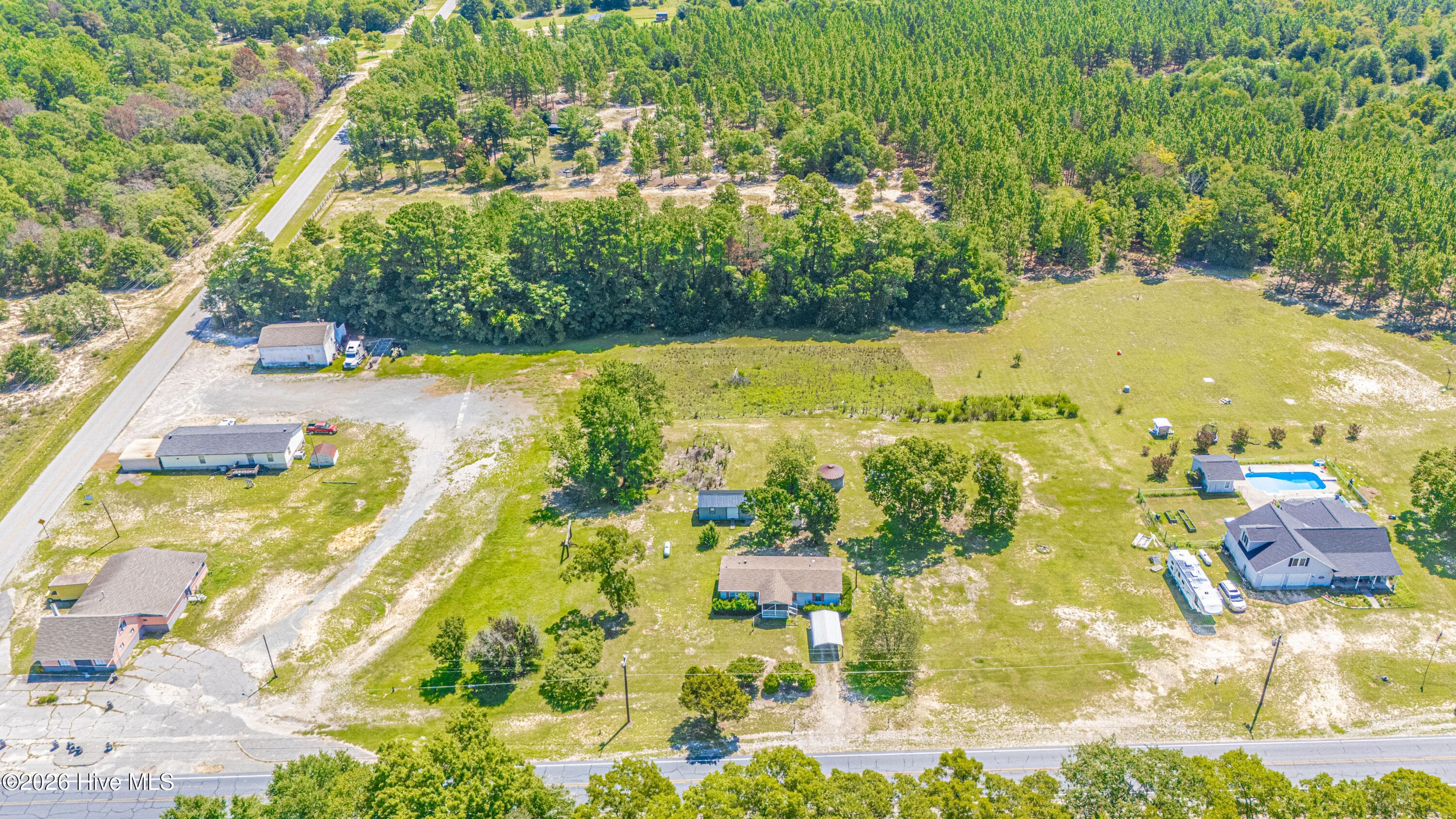 Manufactured Home at 455 Nc 381 Highway, Hamlet, NC 28345, photo 4 of 37