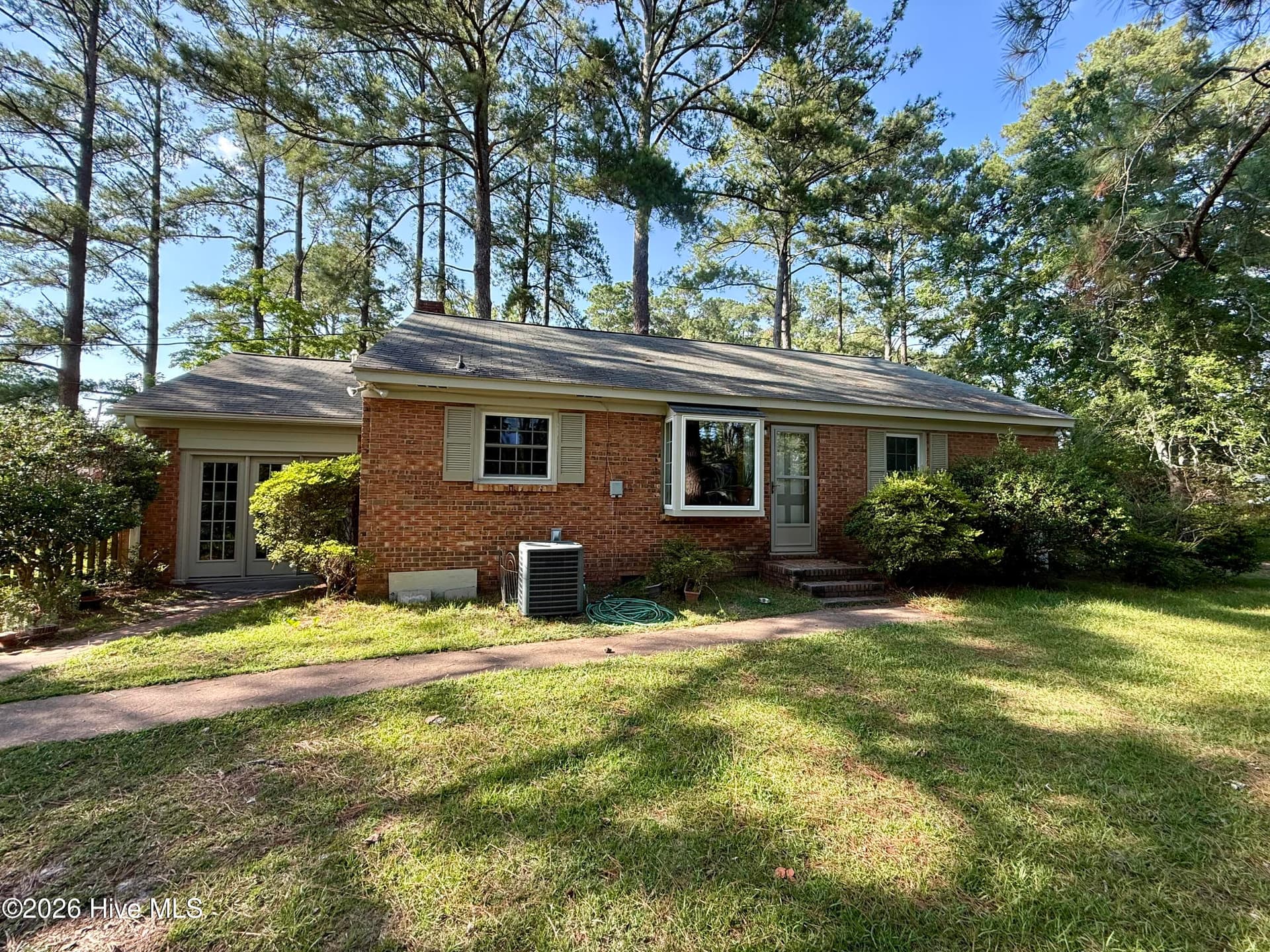 105 4th Street, Robersonville, NC 27871