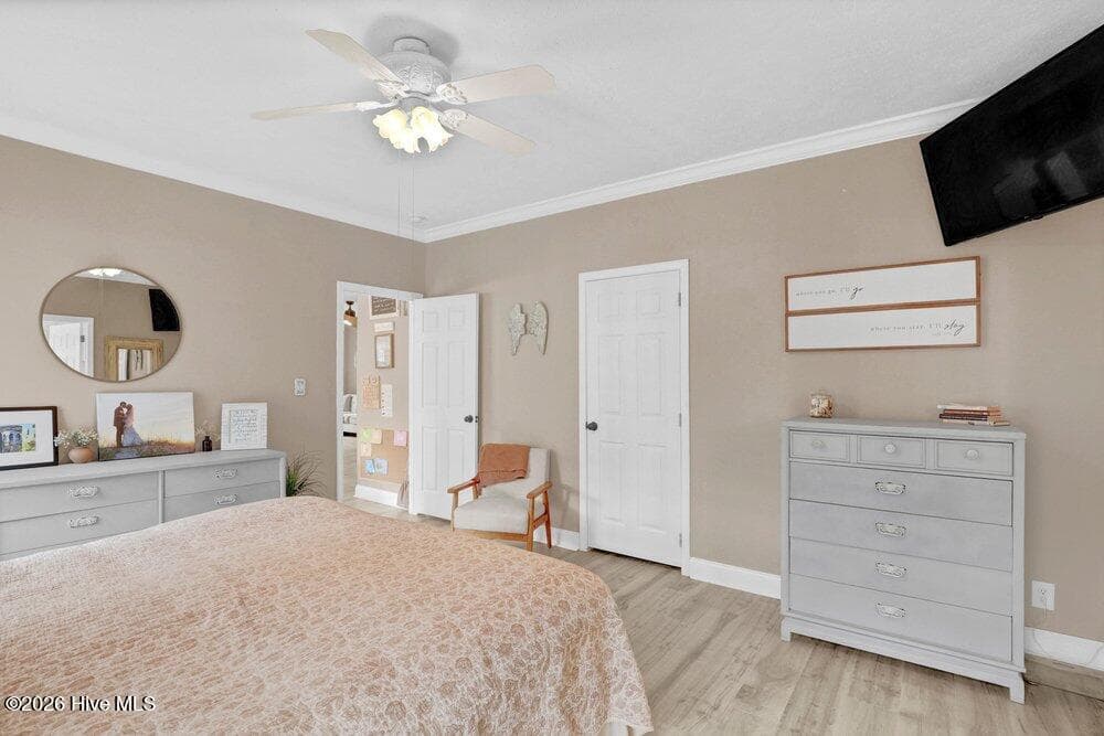 Single Family Residence at 635 Cross Creek Drive, Hampstead, NC 28443, photo 13 of 36