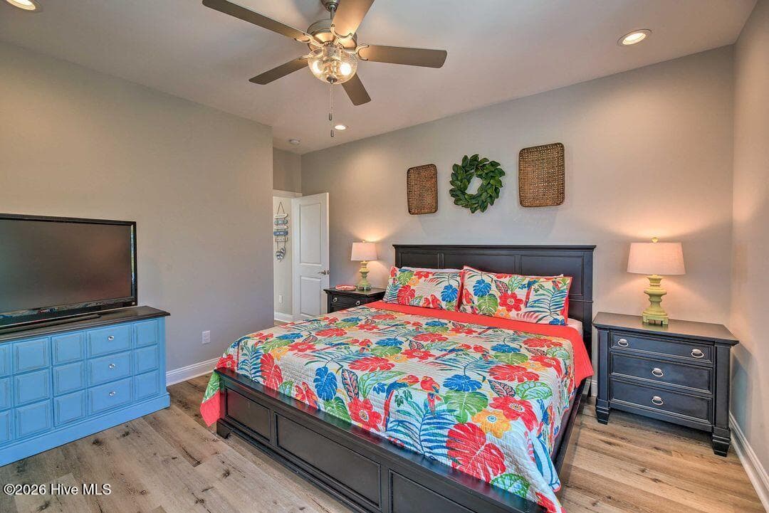 Single Family Residence at 124 Salt Marsh Way, Atlantic Beach, NC 28512, photo 7 of 34