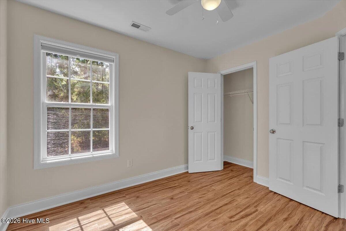 Single Family Residence at 118 Crooked Run Drive, New Bern, NC 28560, photo 26 of 49