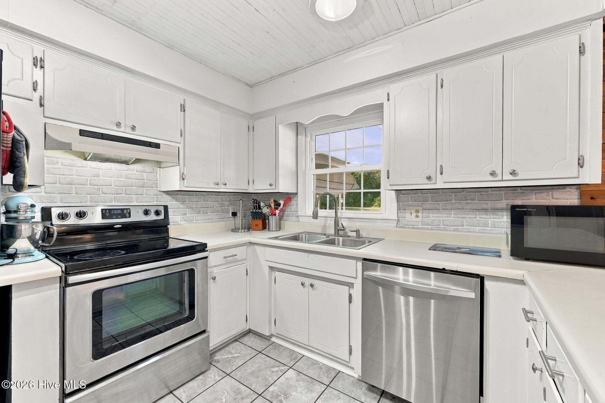 Single Family Residence at 309 Willowbrook Court, New Bern, NC 28562, photo 21 of 57
