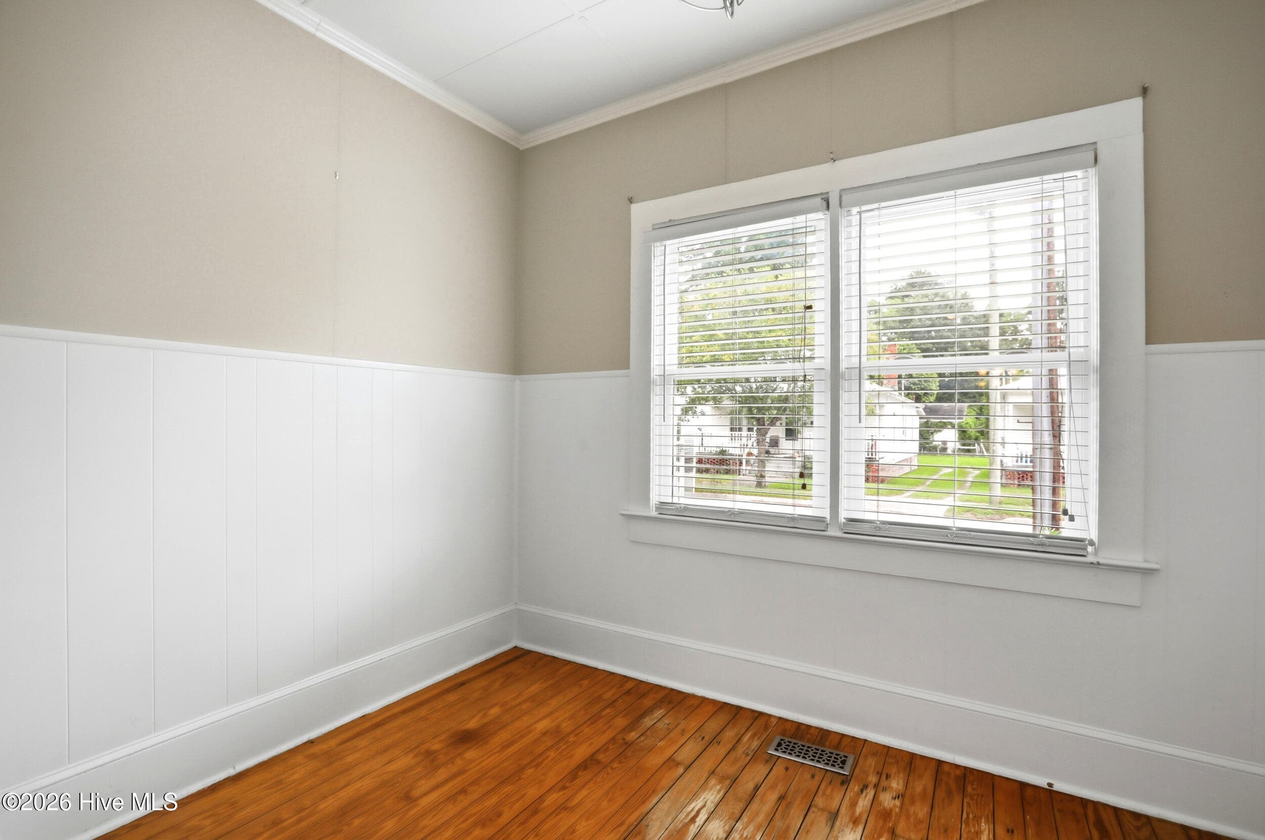 Single Family Residence at 307 Avenue B, New Bern, NC 28560, photo 15 of 55