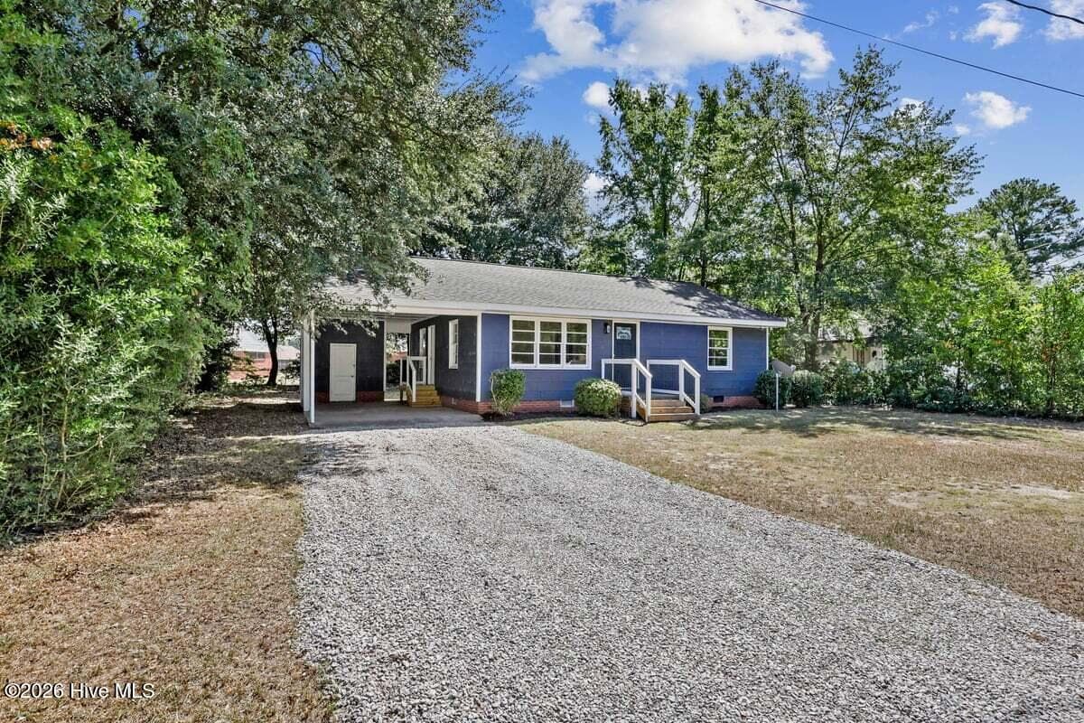 Single Family Residence at 912 N Madison Avenue, Goldsboro, NC 27530, photo 3 of 24