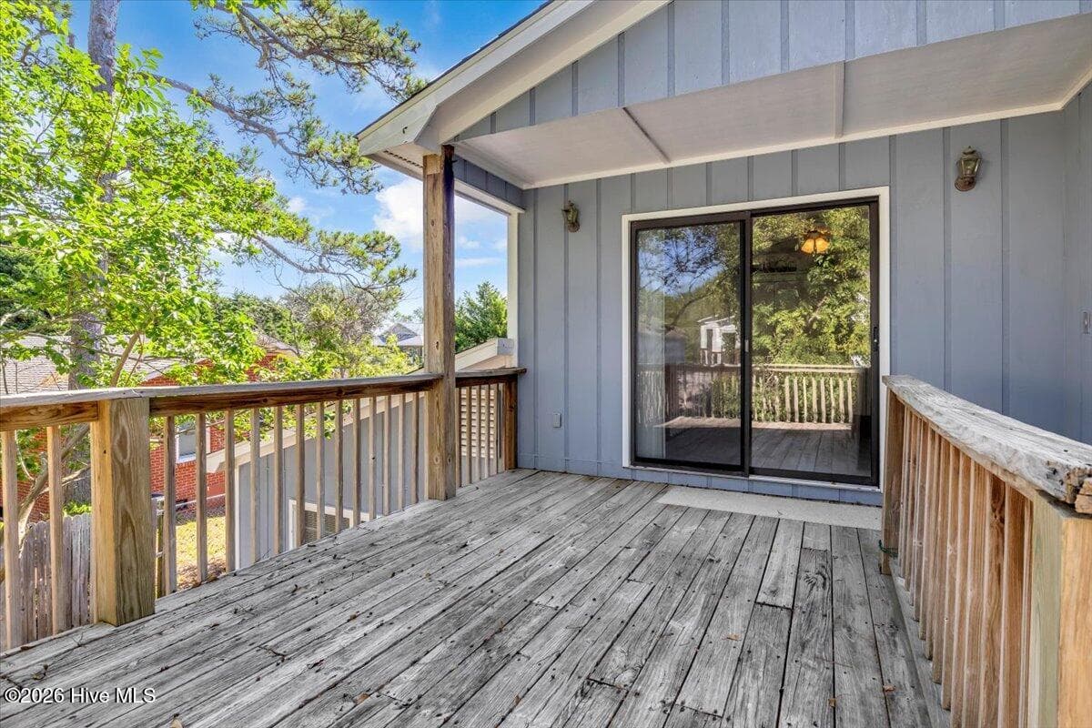 Single Family Residence at 109 NE 30th Street, Oak Island, NC 28465, photo 46 of 63
