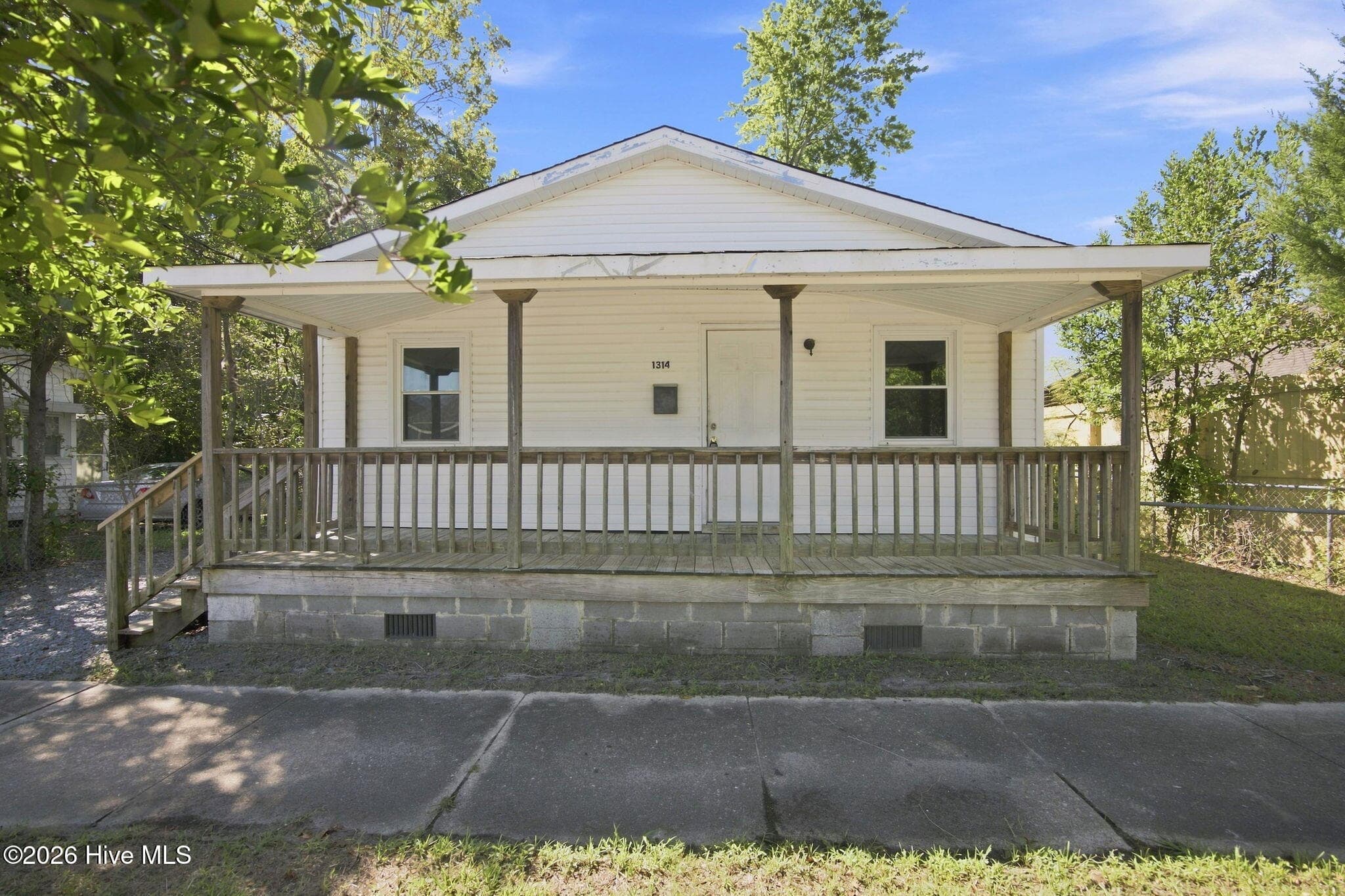 Single Family Residence at 1314 Glenn Street, Wilmington, NC 28401, photo 2 of 38