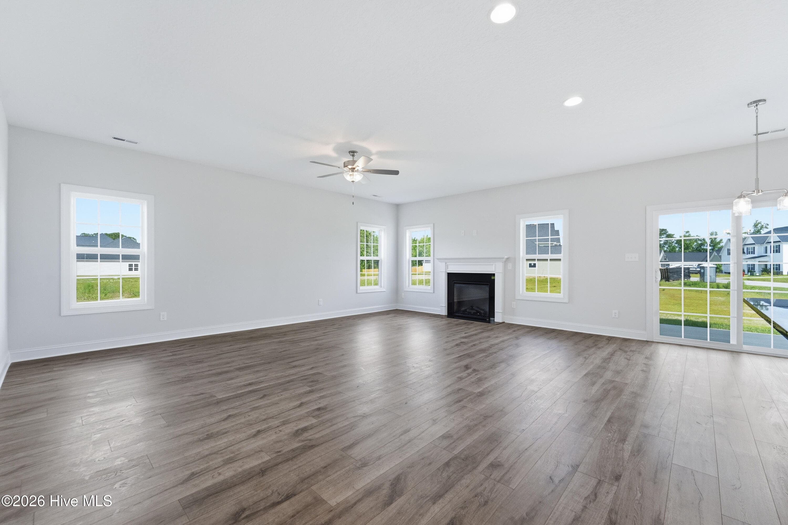 Single Family Residence at 601 Salty Marsh Lane, Jacksonville, NC 28546, photo 17 of 86