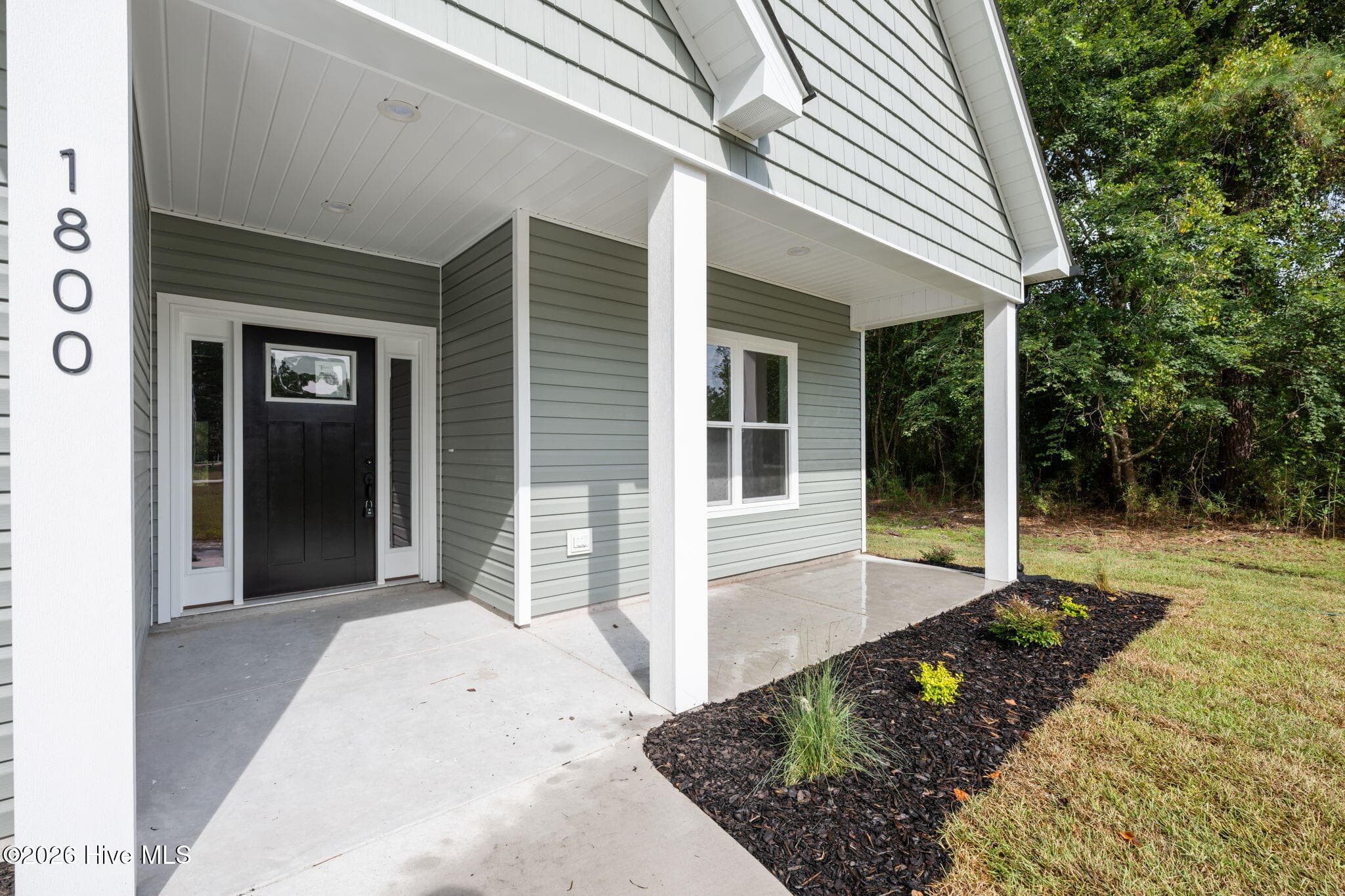 Front poorch. *Photos are of similar construction. - 31 Currituck Court, Oriental, NC 28571