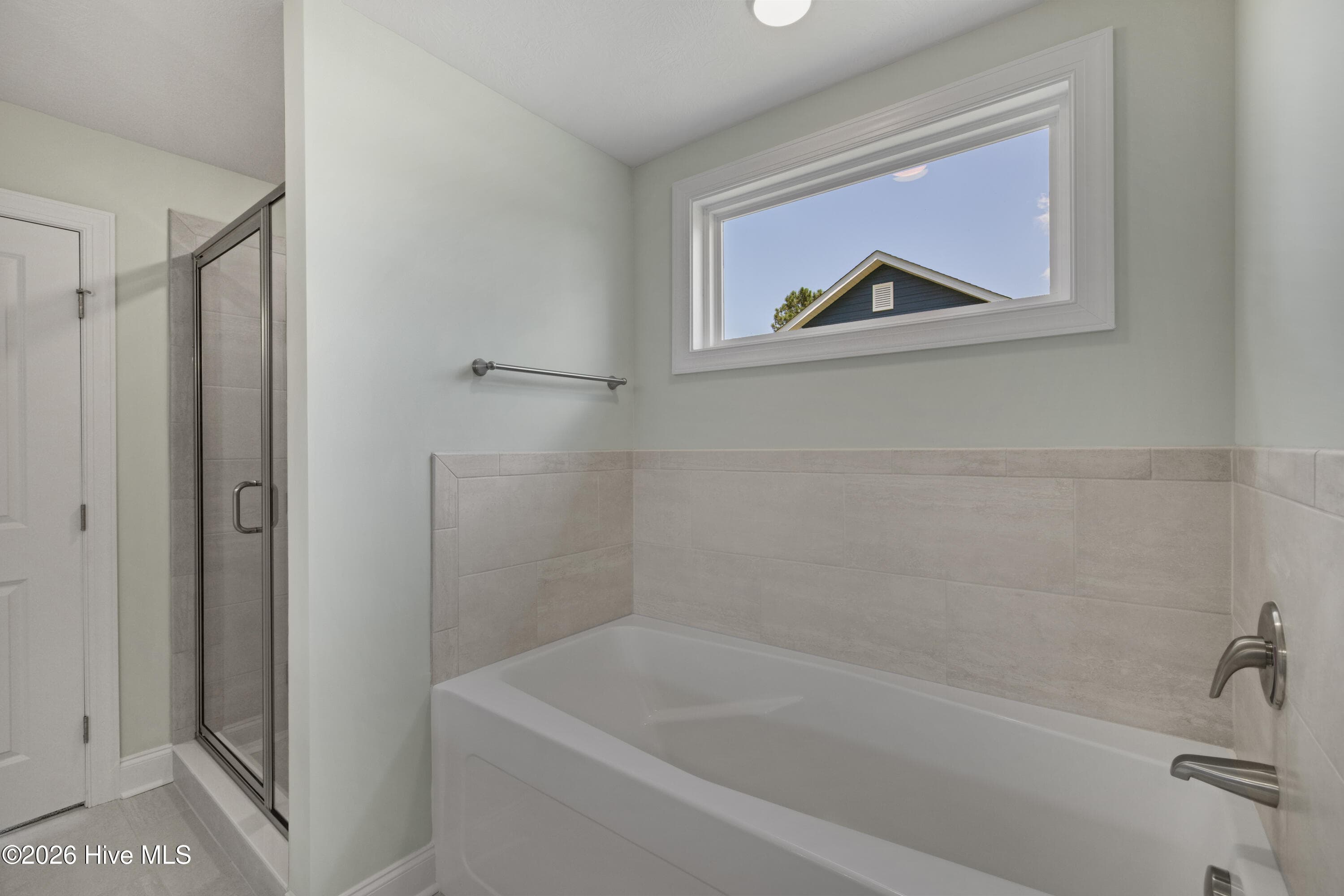 Large tub - 1340 Bellingham Drive, Beech Island, SC 29842