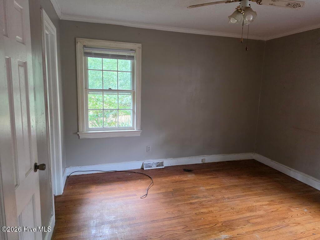Single Family Residence at 2211 Tanglewood Drive, Kinston, NC 28504, photo 11 of 15
