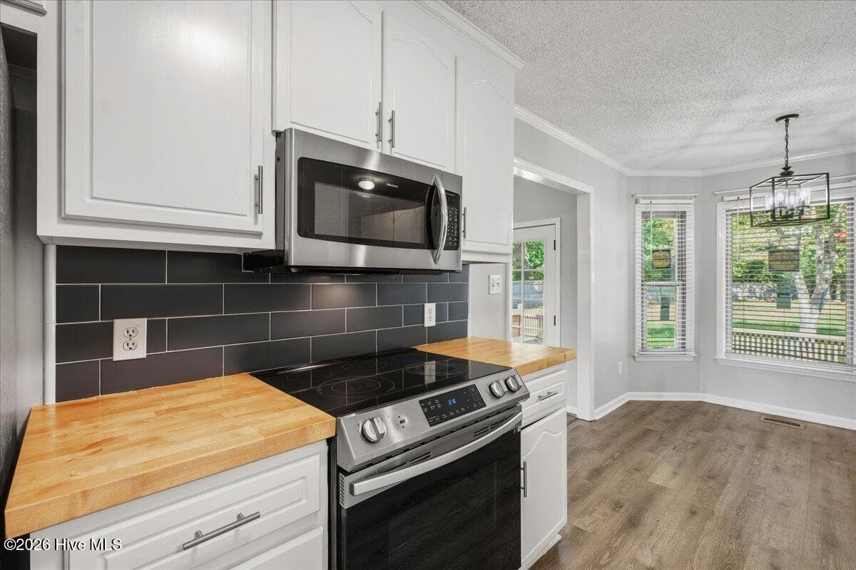 Single Family Residence at 405 N Pointe Drive, Goldsboro, NC 27530, photo 13 of 32