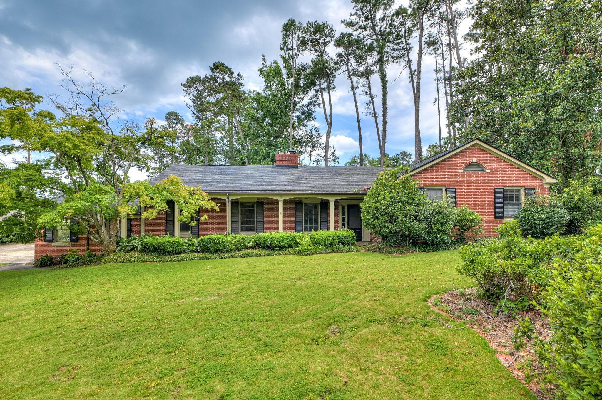 Single Family Residence at 3410 Walton Way, Augusta, GA 30909, photo 2 of 33