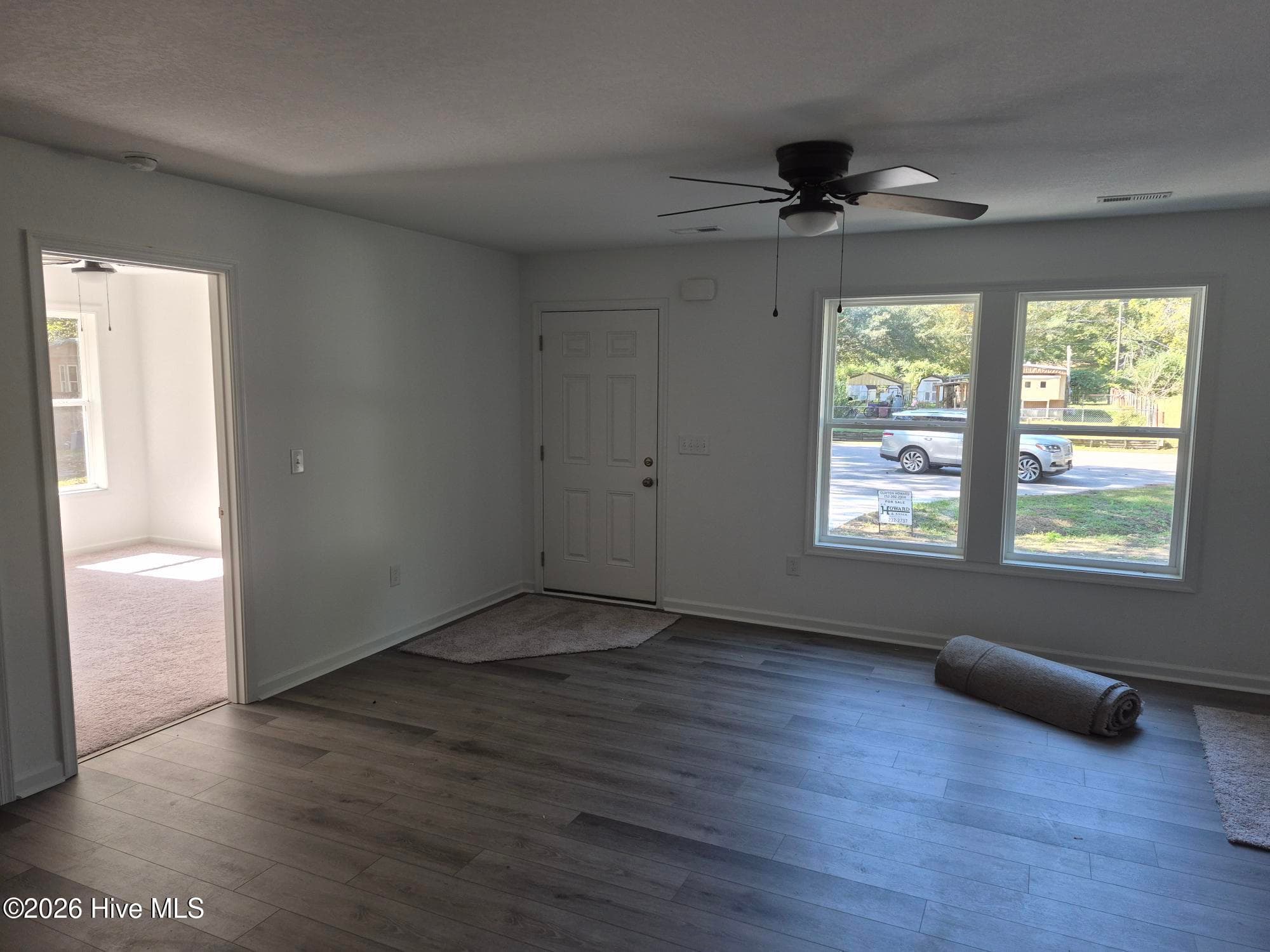 Single Family Residence at 107 Poplar Circle, Moyock, NC 27958, photo 4 of 10