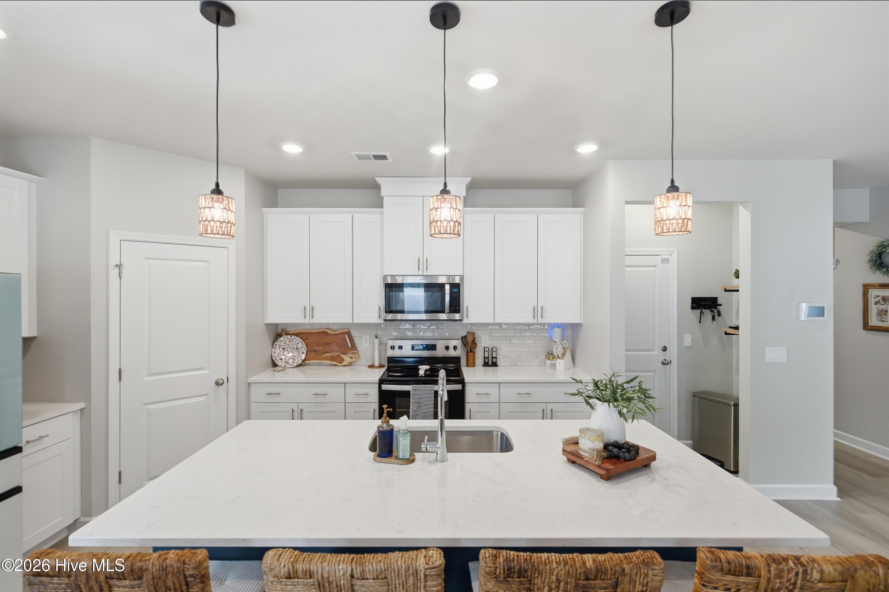 Single Family Residence at 647 Blackthorne Circle NW, Calabash, NC 28467, photo 11 of 39