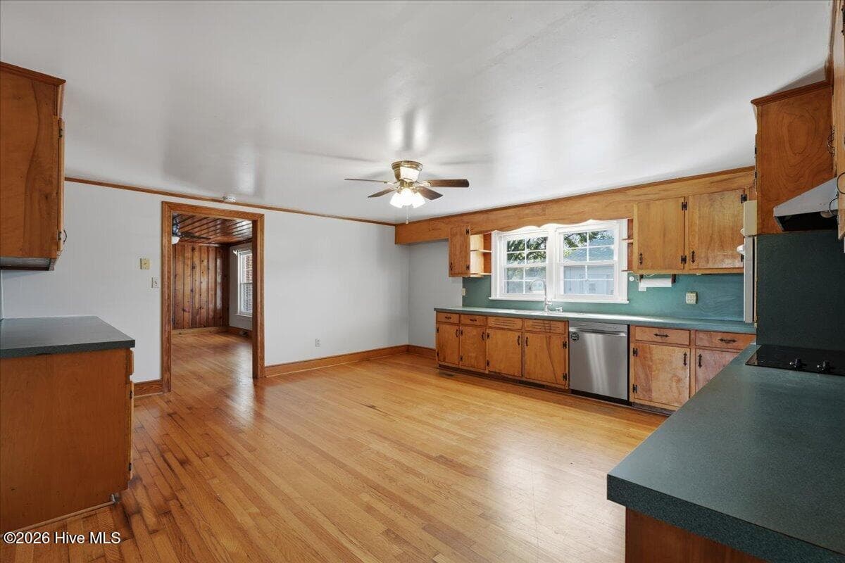 Kitchen - 751 Tyree Road, Kinston, NC 28504