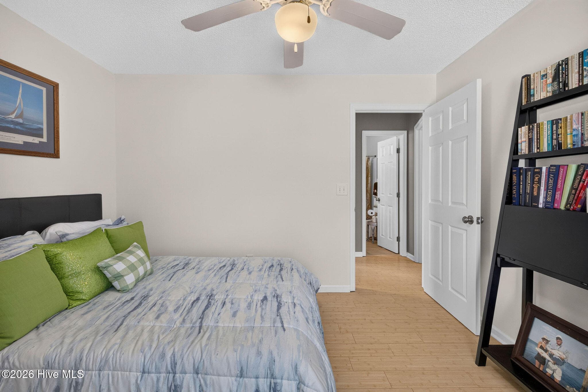 Single Family Residence at 21 S Oak Drive, Surf City, NC 28445, photo 13 of 46